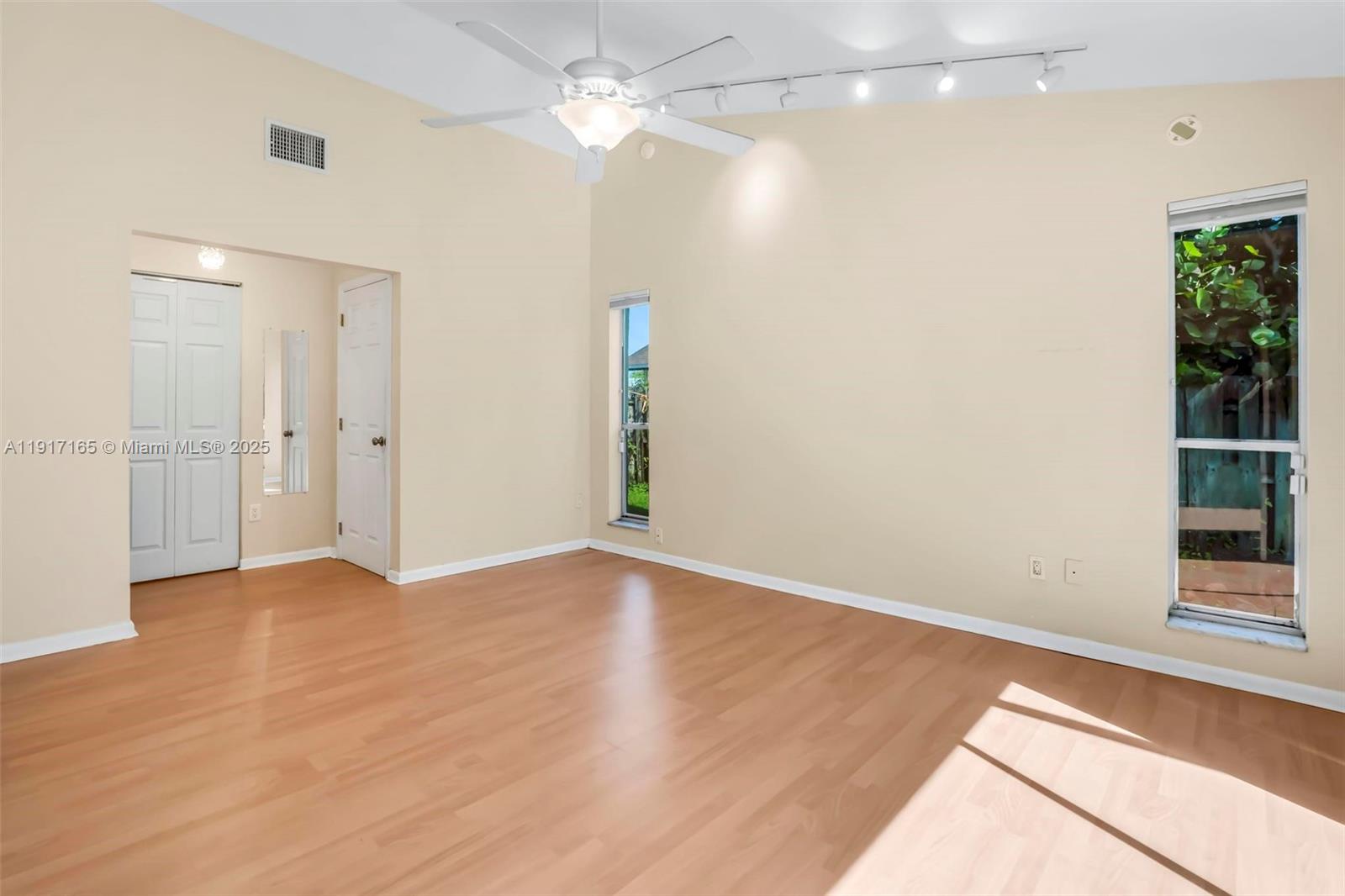 SUNFLOWER DELRAY - Residential