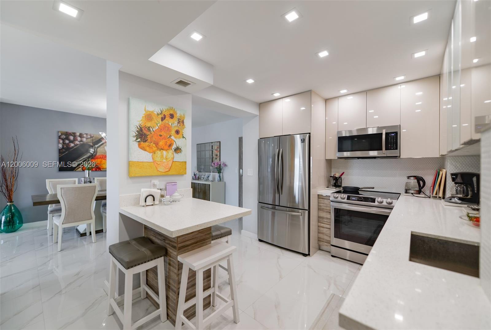 HEMISPHERES CONDO - Residential