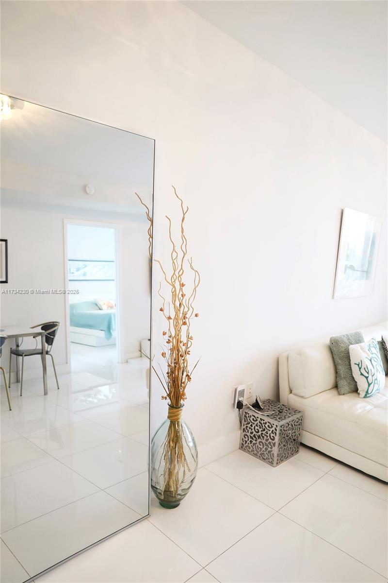TRUMP ROYALE CONDO - Residential Lease