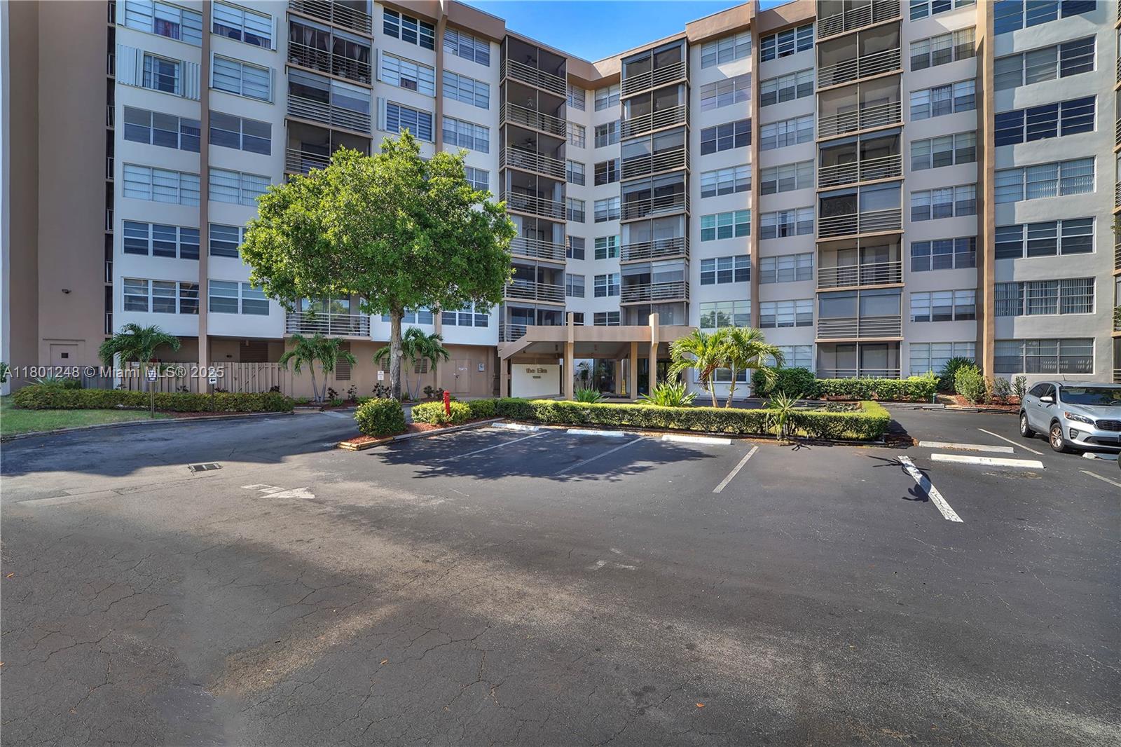 Property for Sale at 1000 Saint Charles Pl 418, Pembroke Pines, Miami-Dade County, Florida - Bedrooms: 2 
Bathrooms: 2  - $135,000