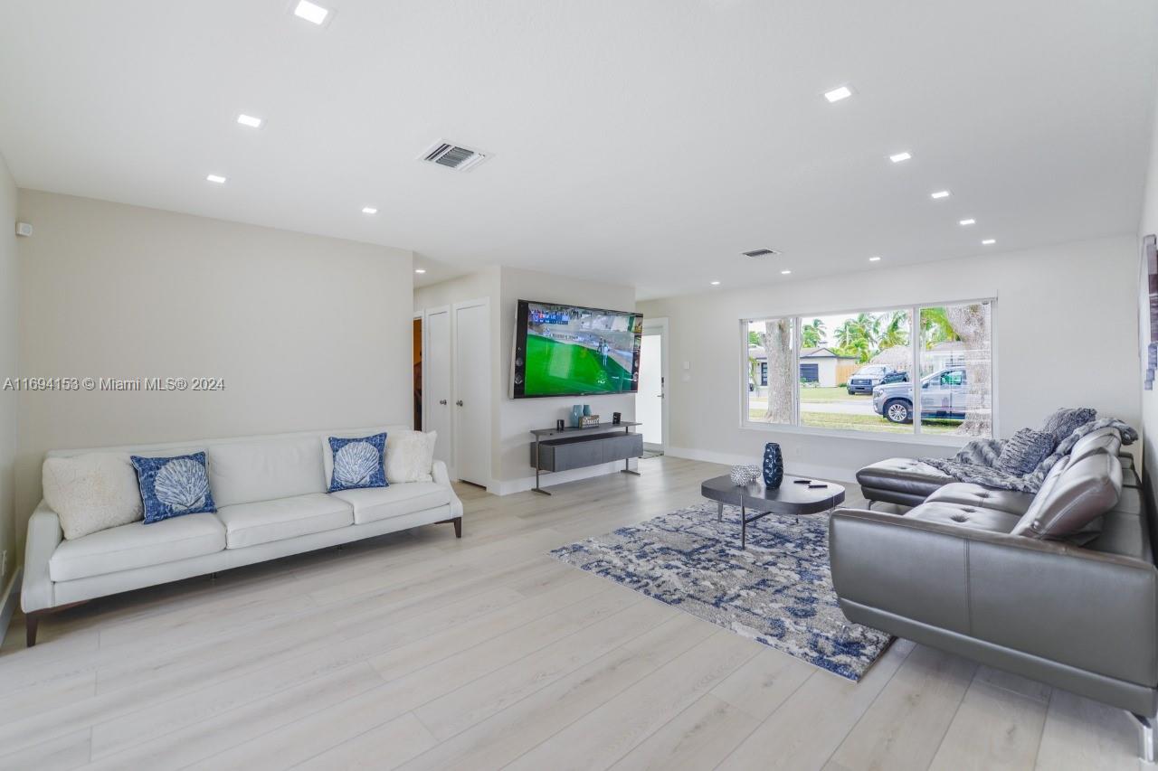 PLANTATION ISLES SEC 5 - Residential