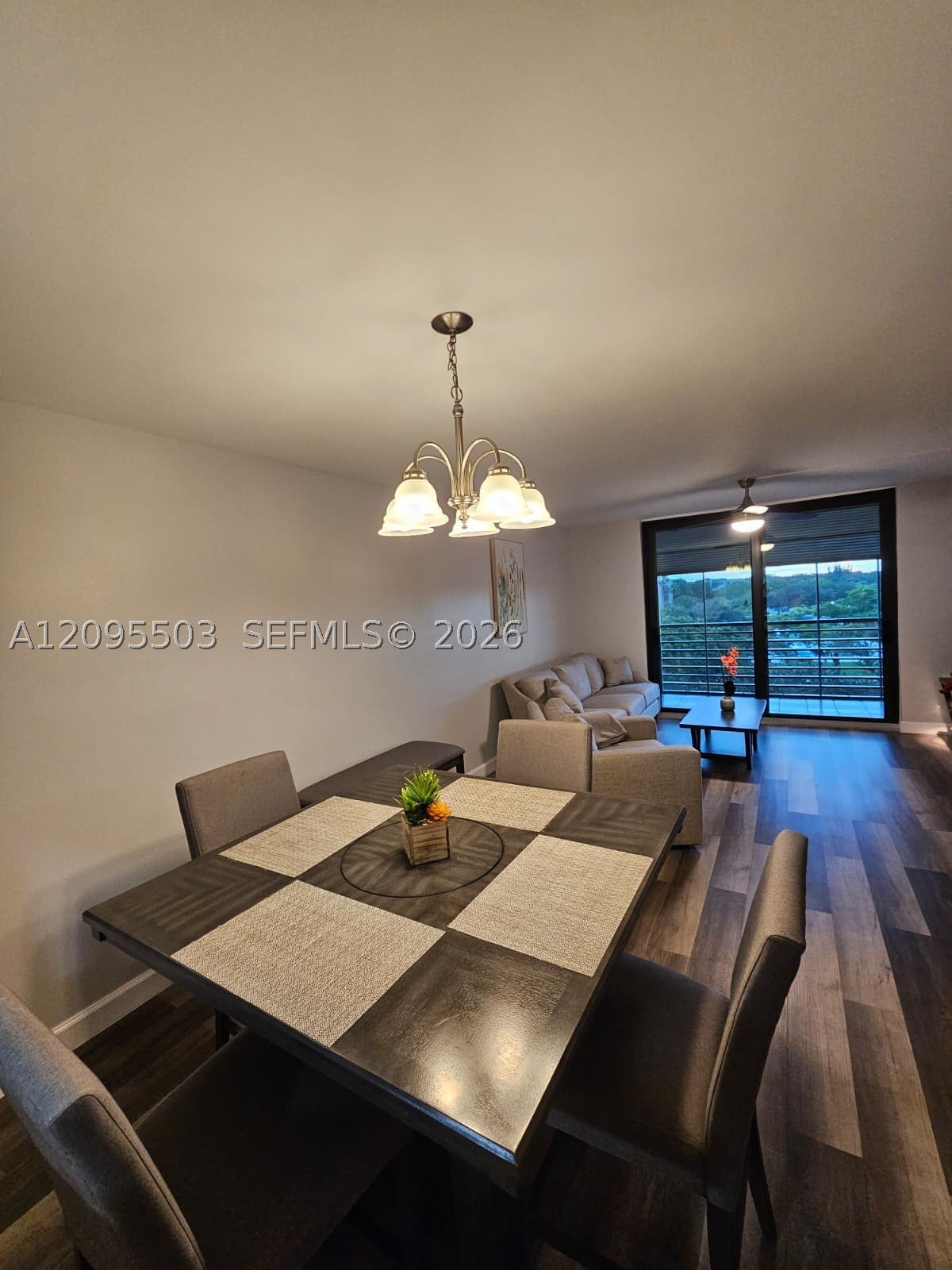 1000 Colony Point Cir 522, Pembroke Pines, FL, 33026/$220,000 4 1000 Colony Point Cir 522