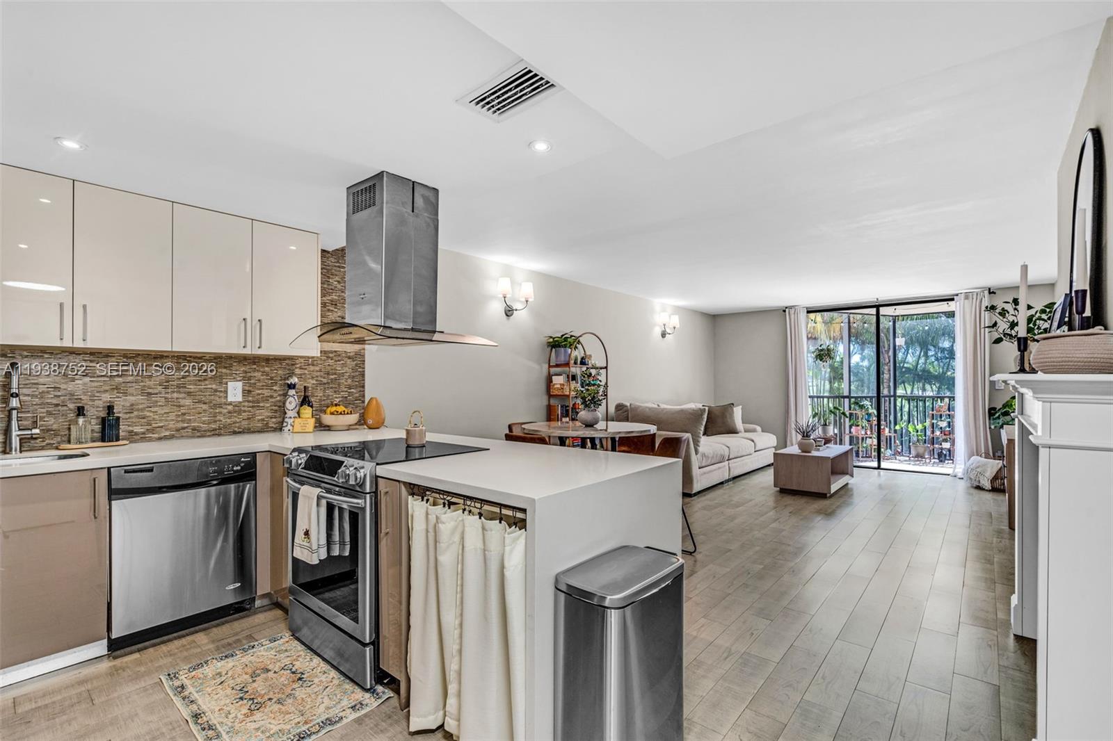 CORONADO CONDO- TOWER II - Residential