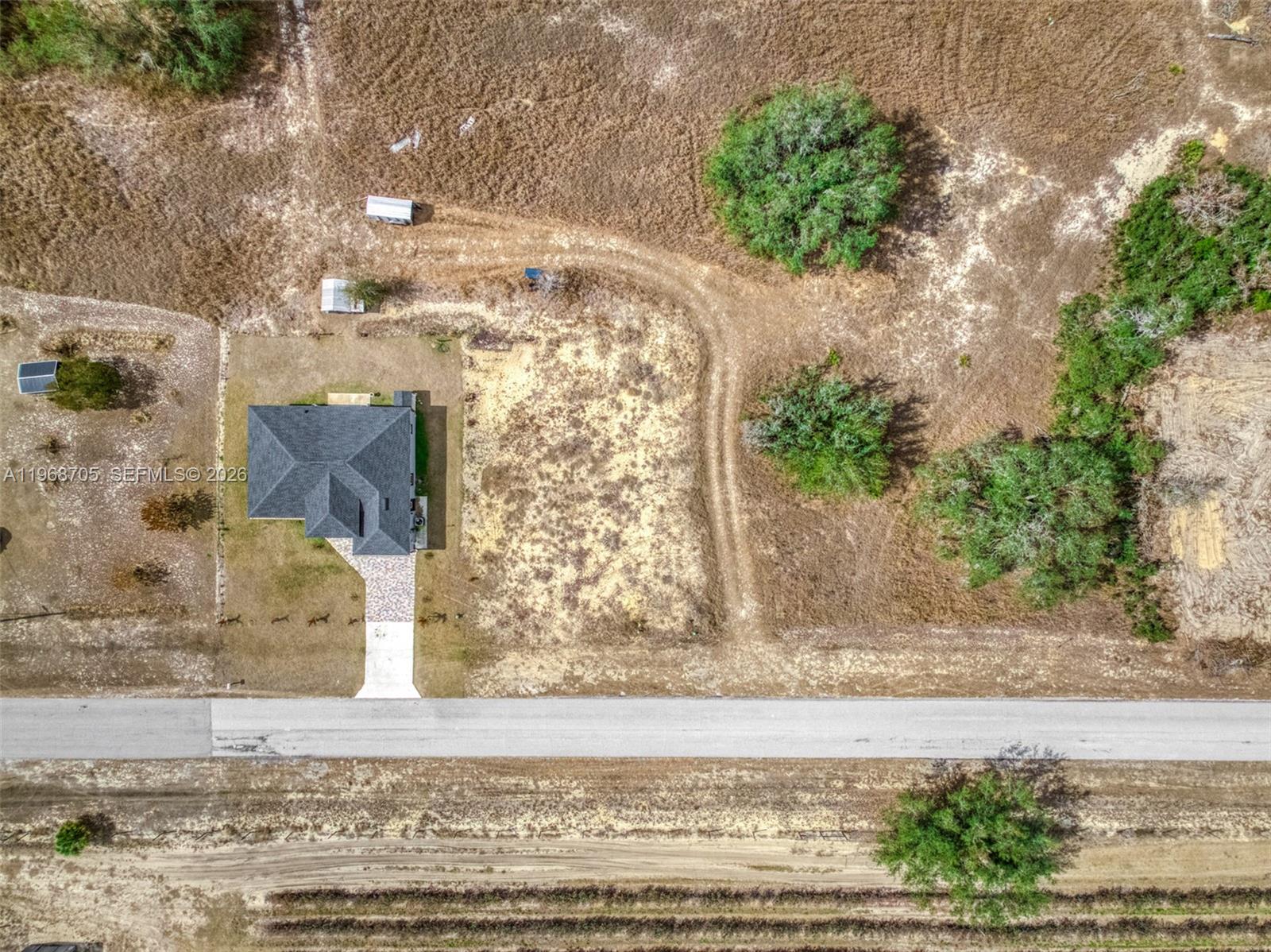 1011.000 - AVON PARK LAKES - Residential