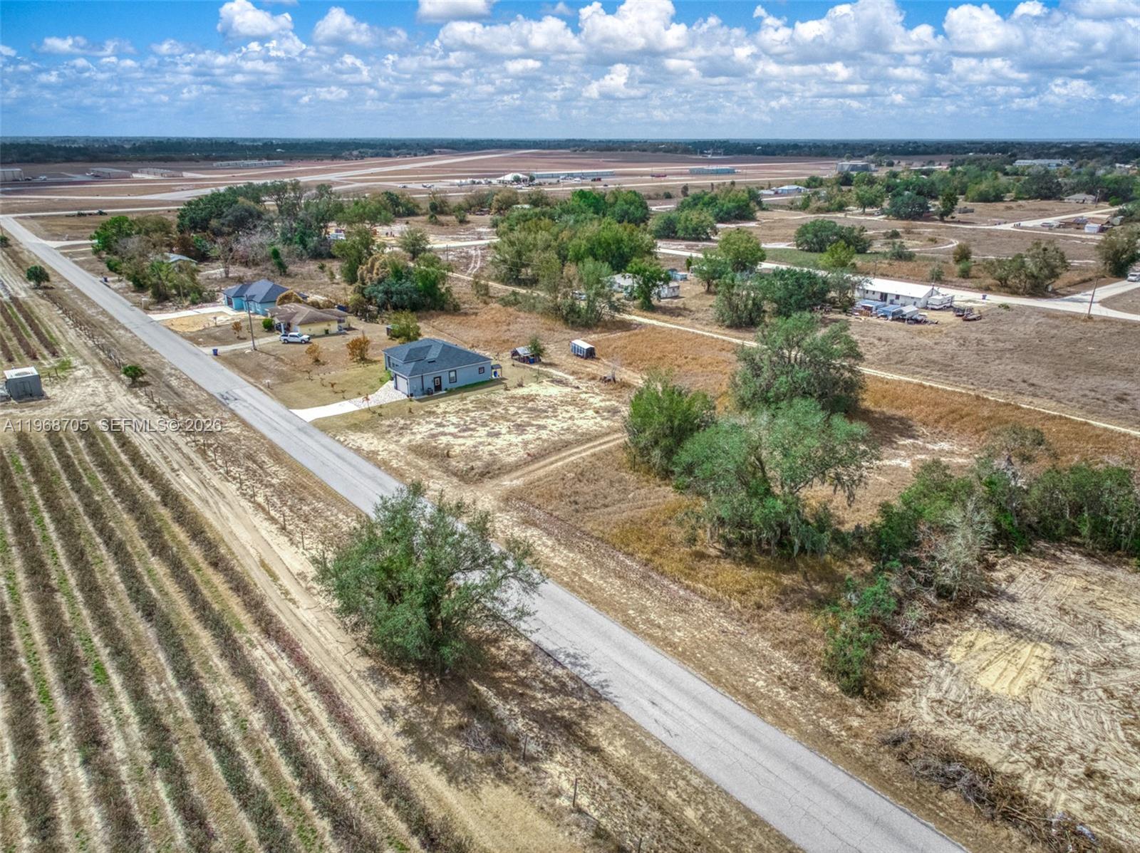 1011.000 - AVON PARK LAKES - Residential