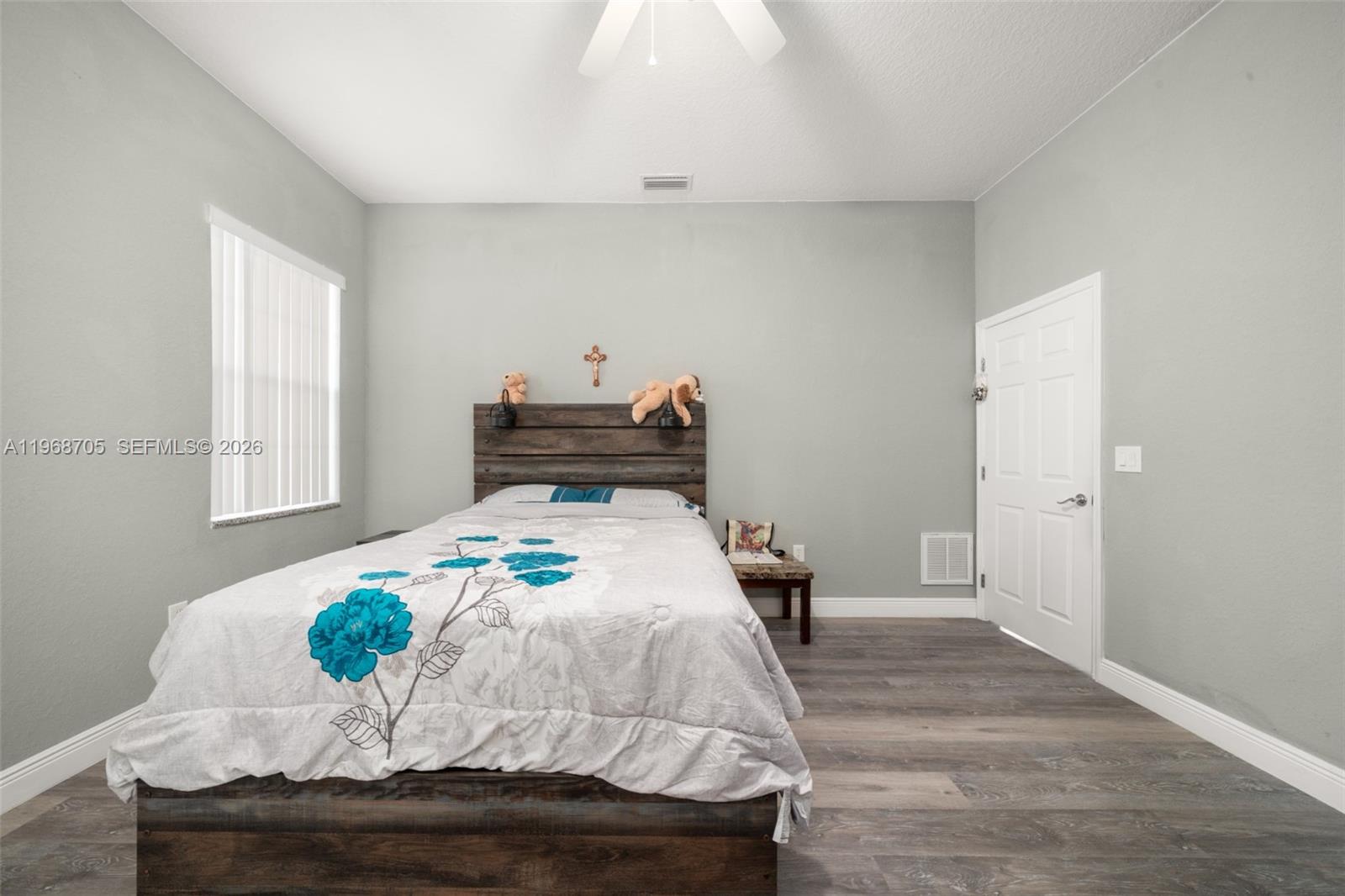 1011.000 - AVON PARK LAKES - Residential