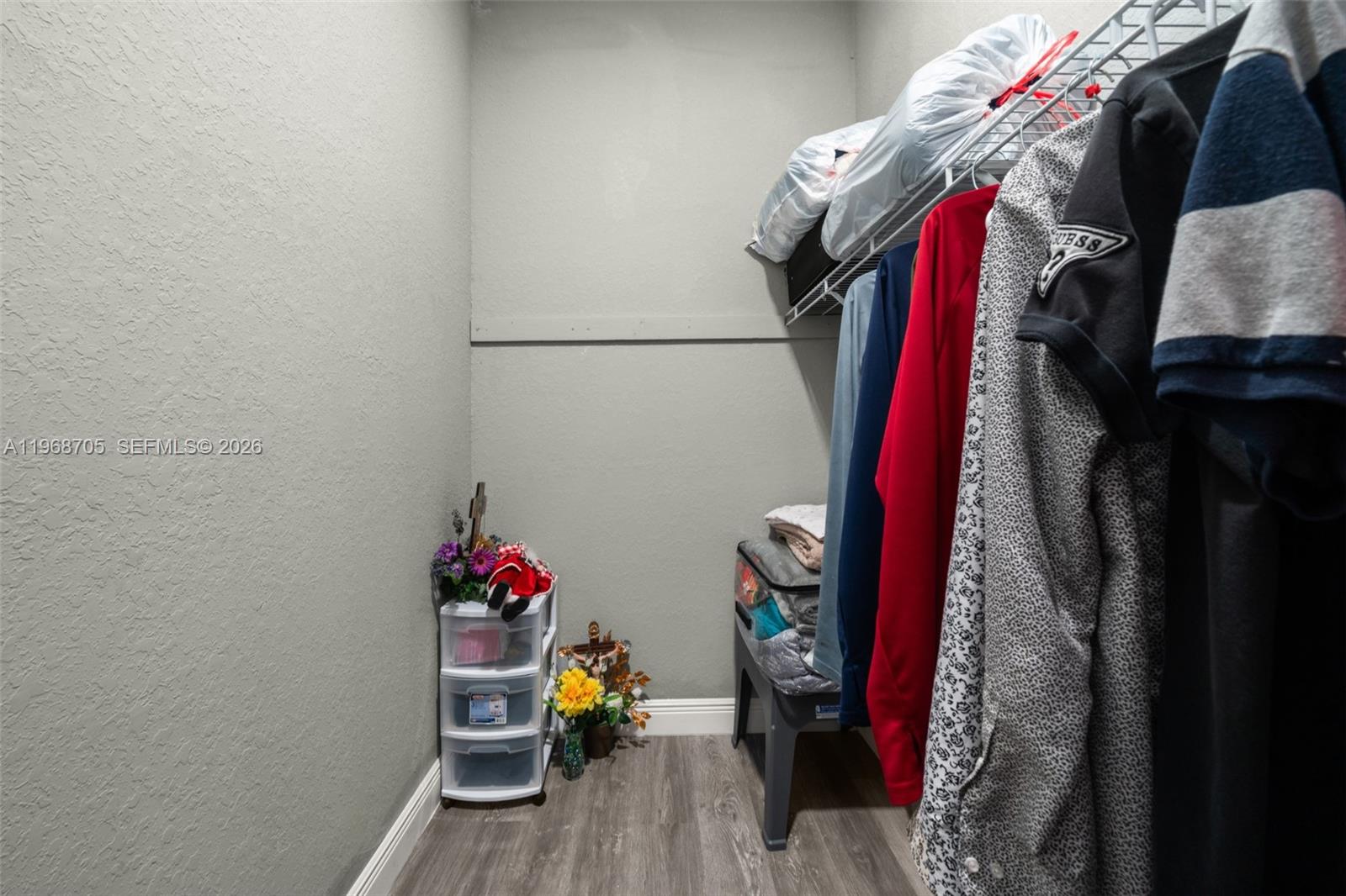 1011.000 - AVON PARK LAKES - Residential