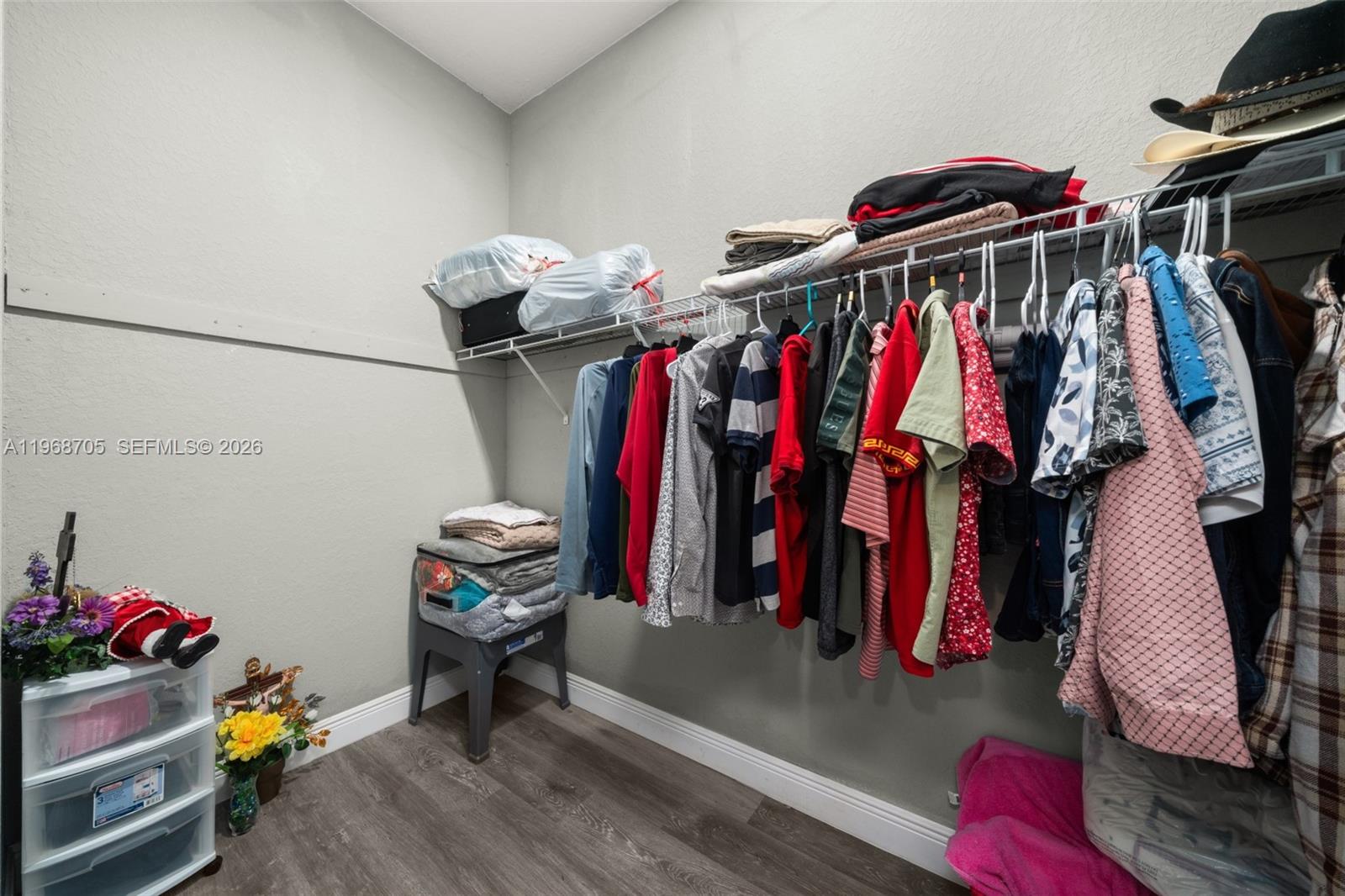 1011.000 - AVON PARK LAKES - Residential