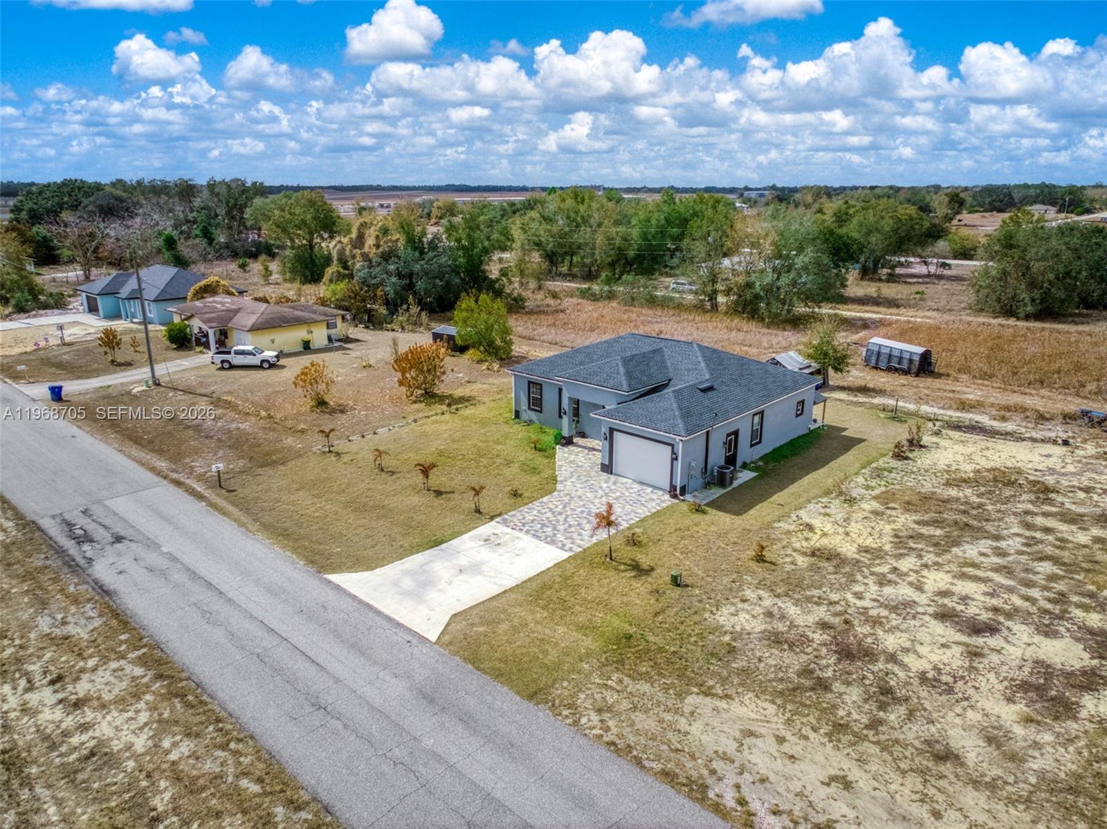 1011.000 - AVON PARK LAKES - Residential