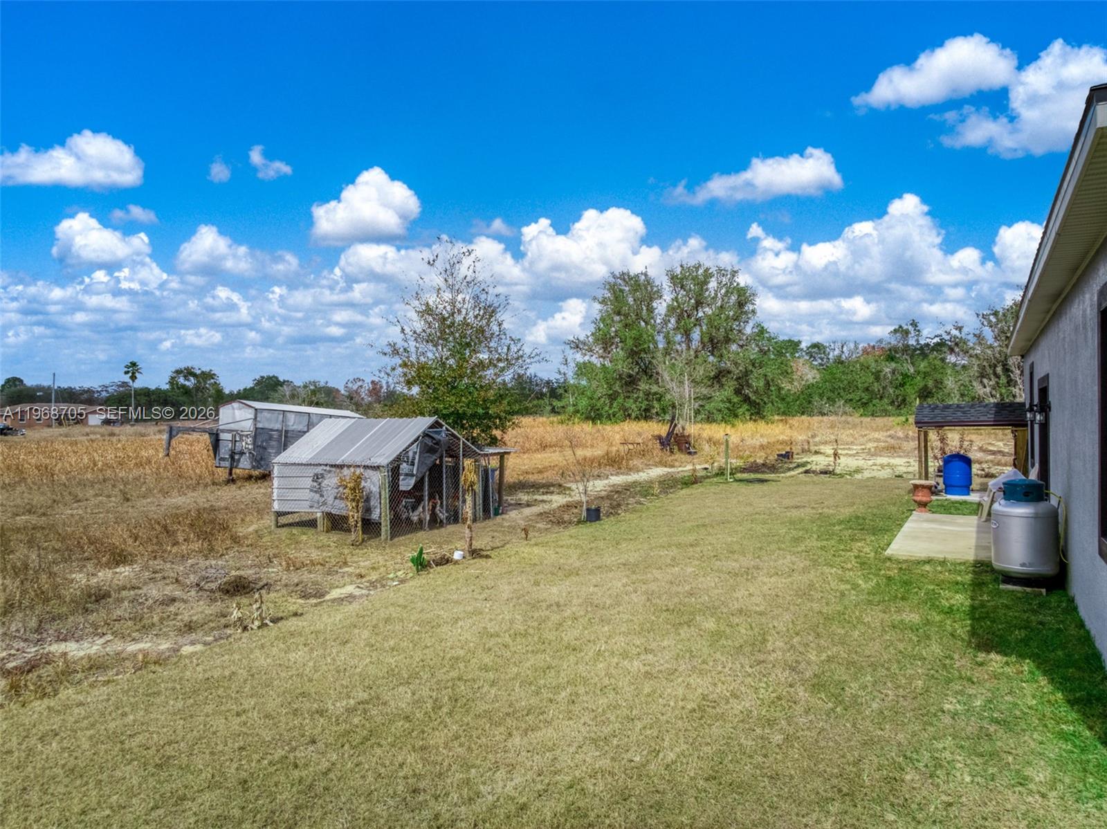 1011.000 - AVON PARK LAKES - Residential