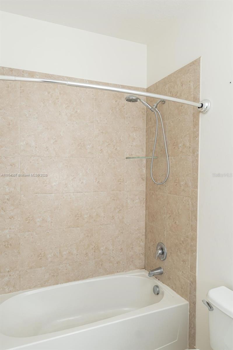 CHARLESTON COMMONS 2 - Residential Lease