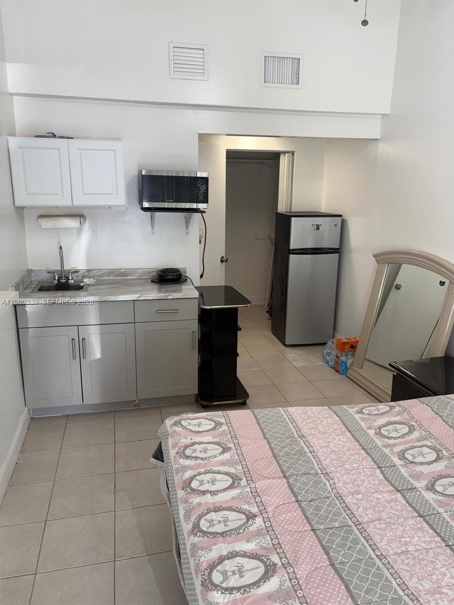 AVALON SUB - Residential Income