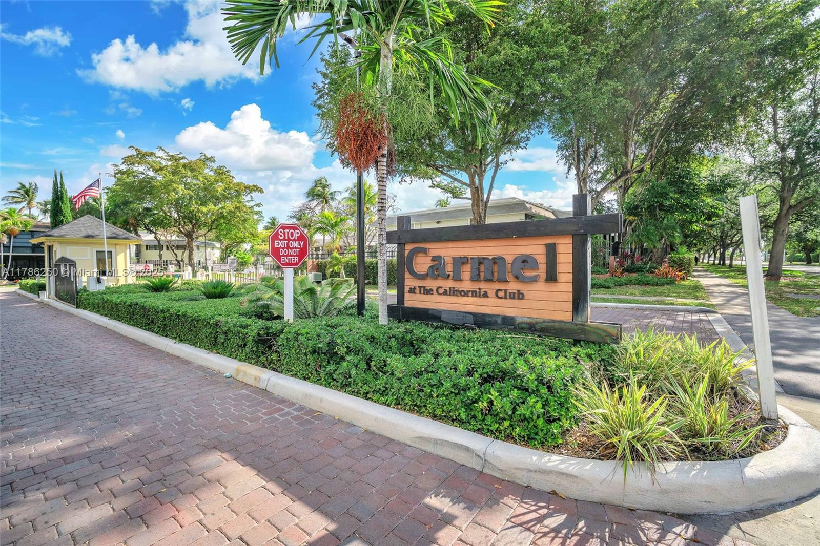 771 Ne 199th St 205, Miami, Broward County, Florida - 2 Bedrooms  
1 Bathrooms - 
