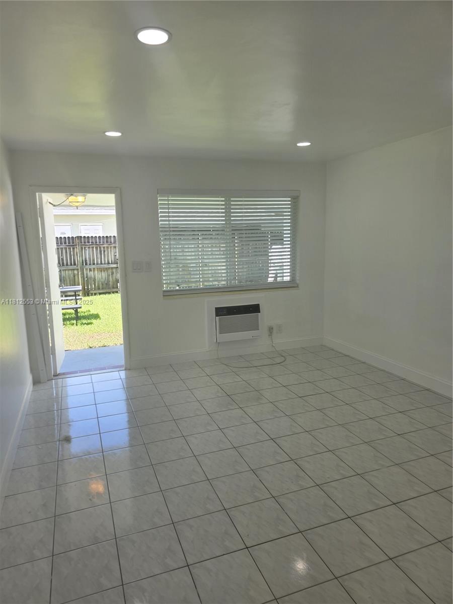 411 Se 3rd Ave 1-5, Hallandale Beach, Broward County, Florida - 1 Bathrooms - 