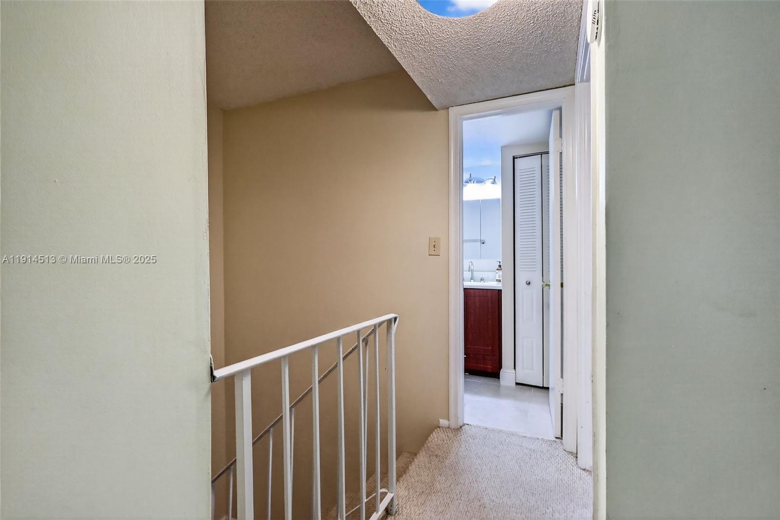 MANGO HILL - Residential