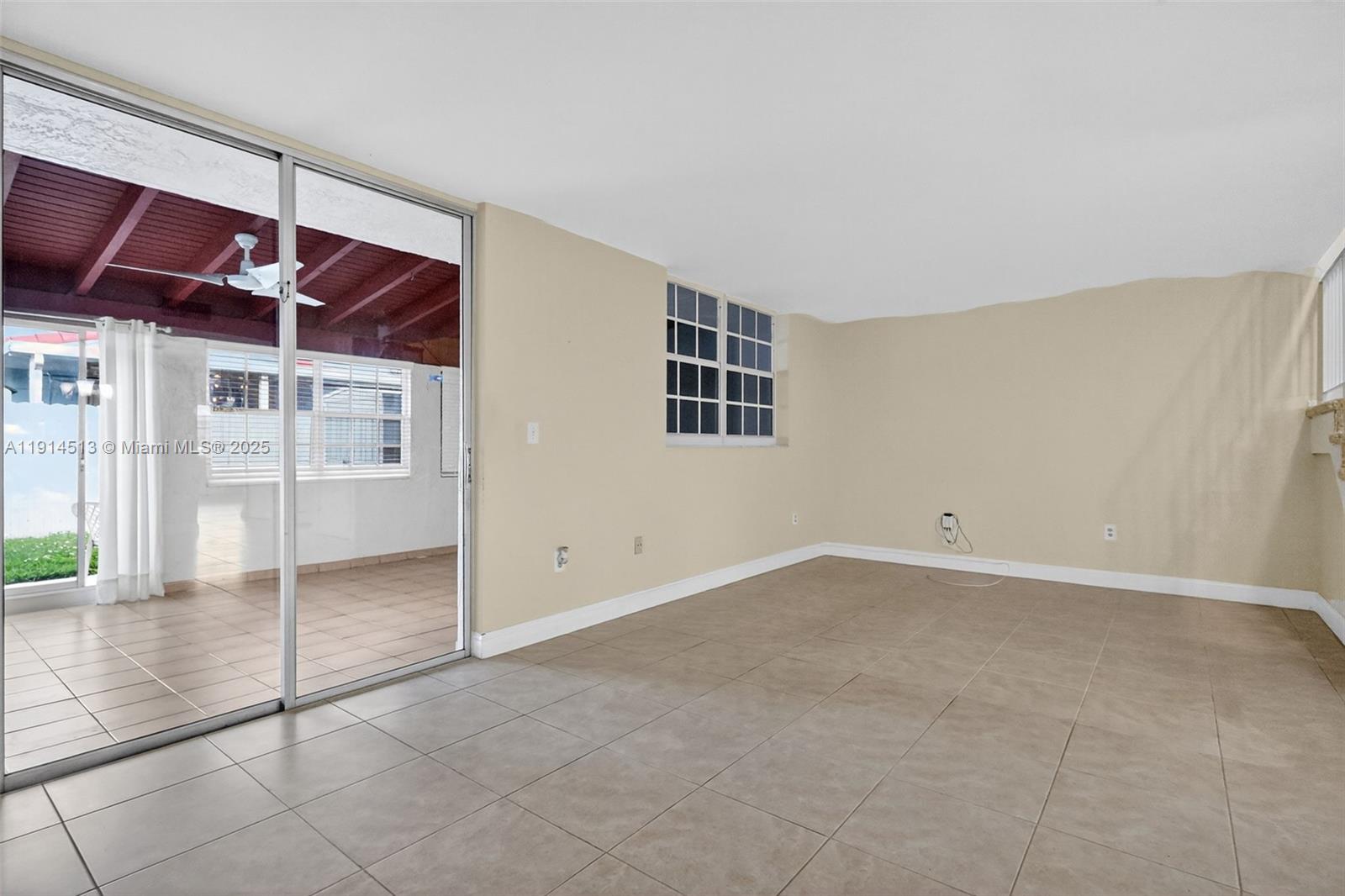 MANGO HILL - Residential