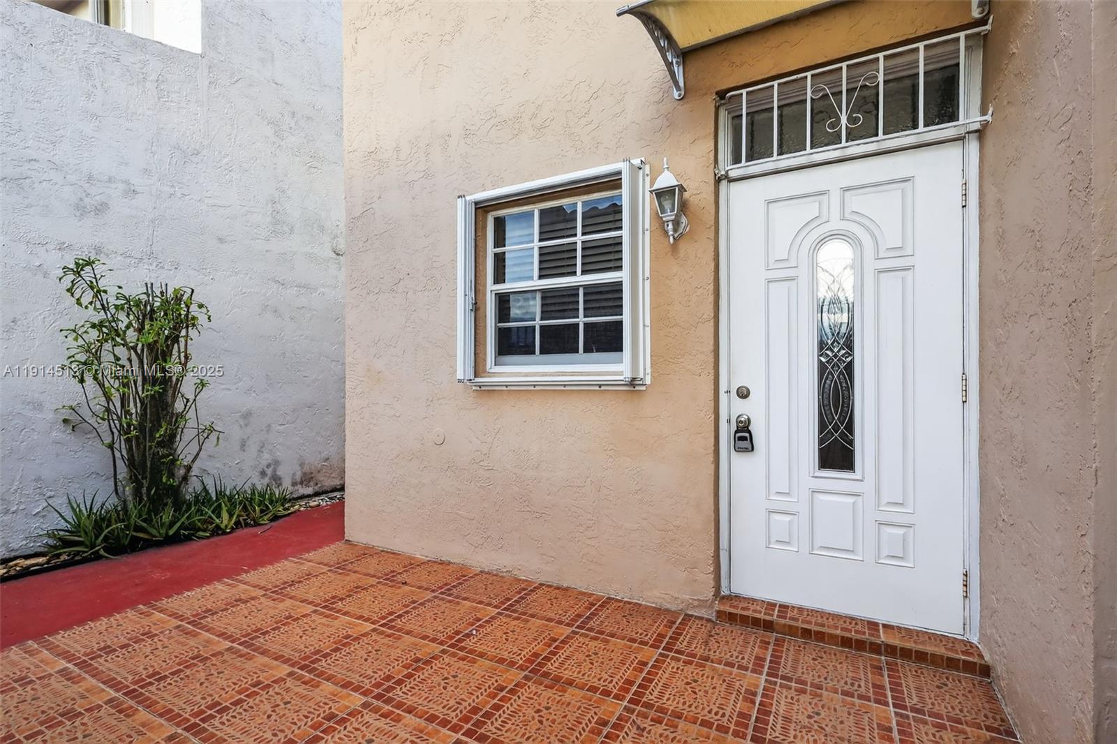 MANGO HILL - Residential