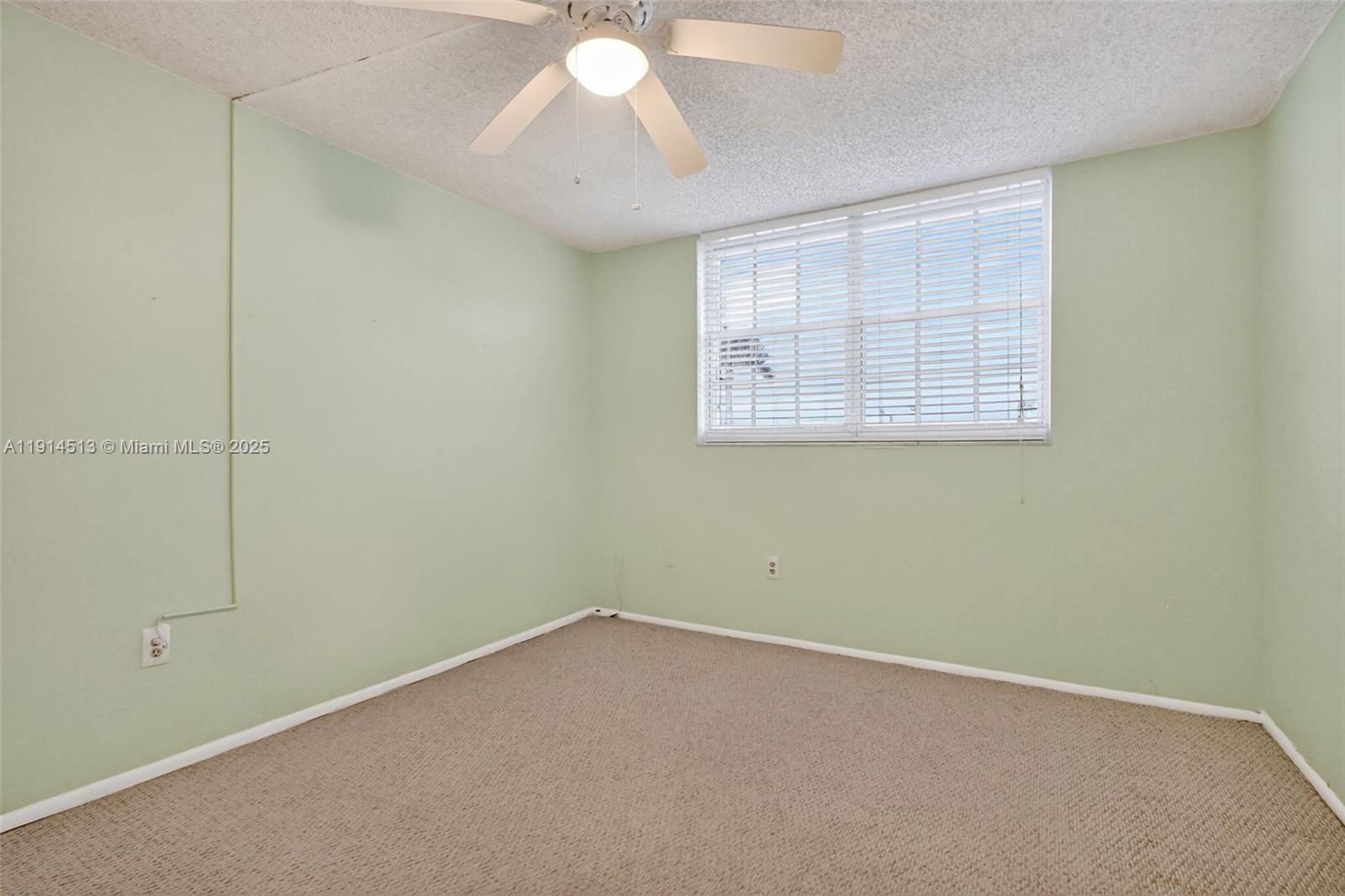 MANGO HILL - Residential