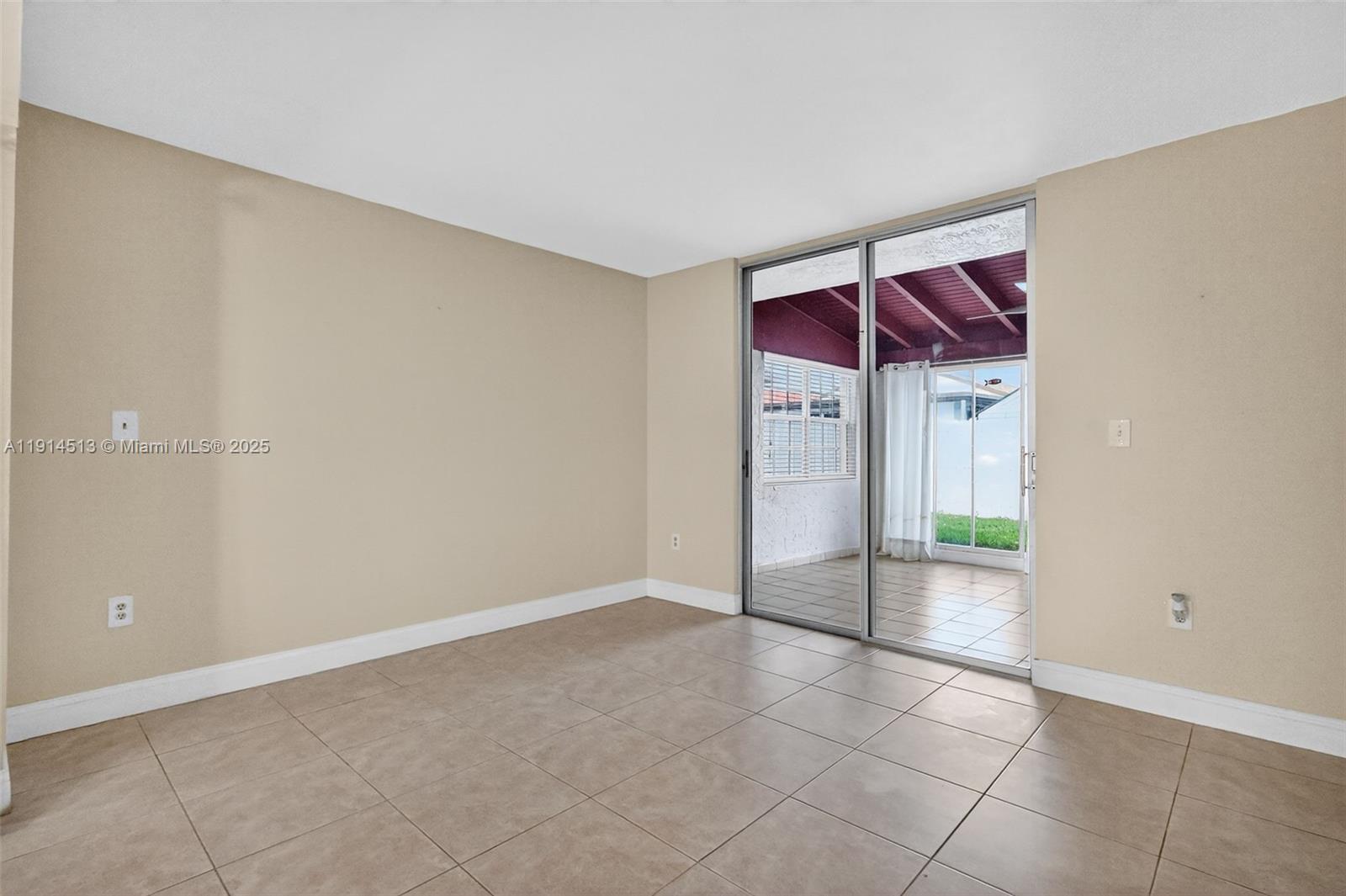 MANGO HILL - Residential