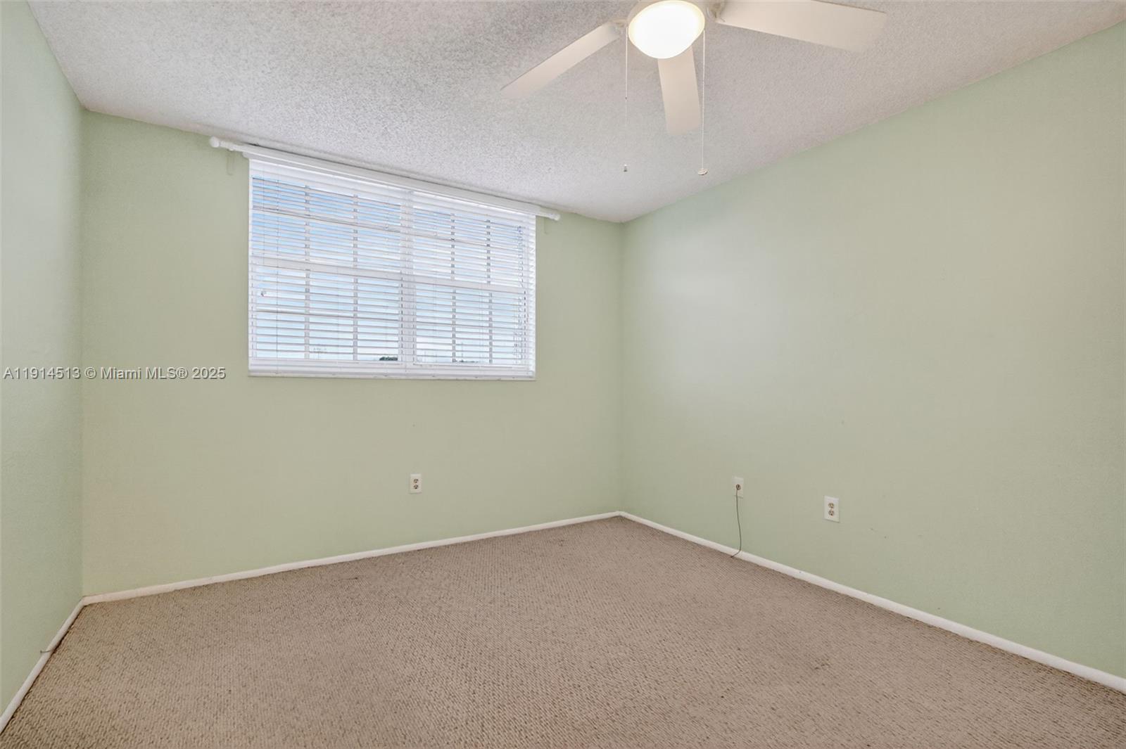 MANGO HILL - Residential