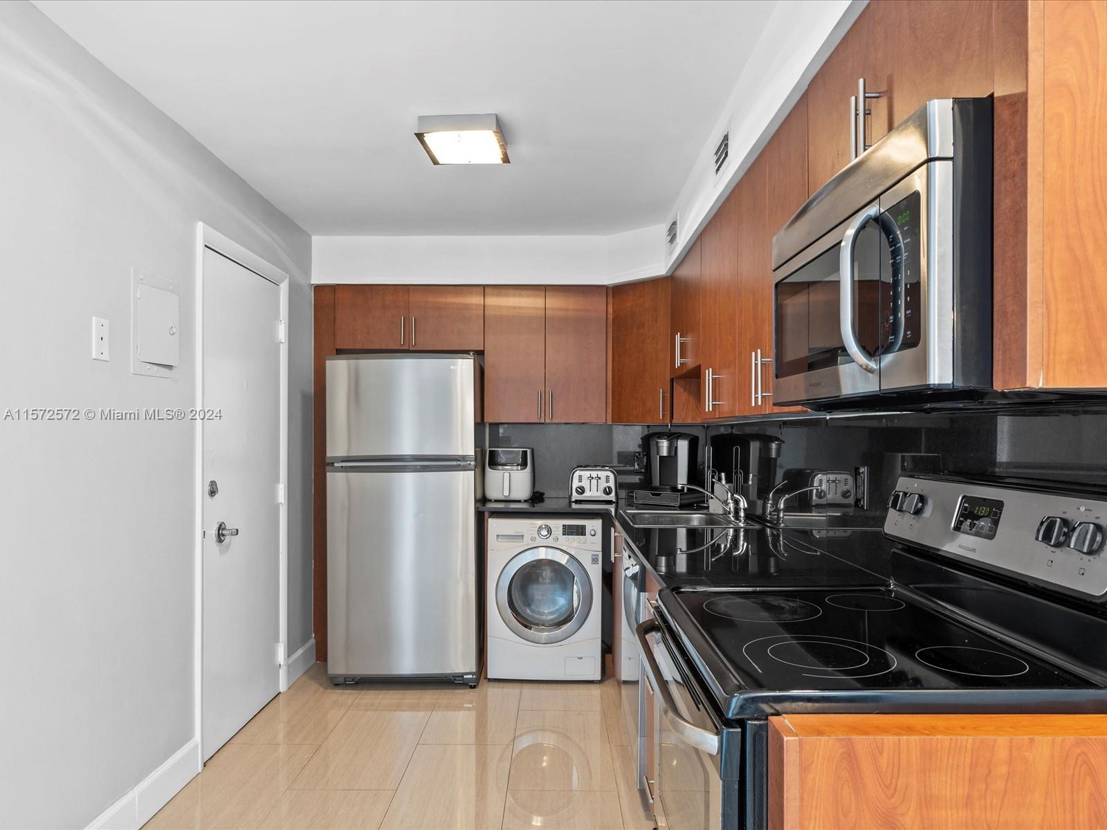 AQUASOL CONDO - Residential Lease