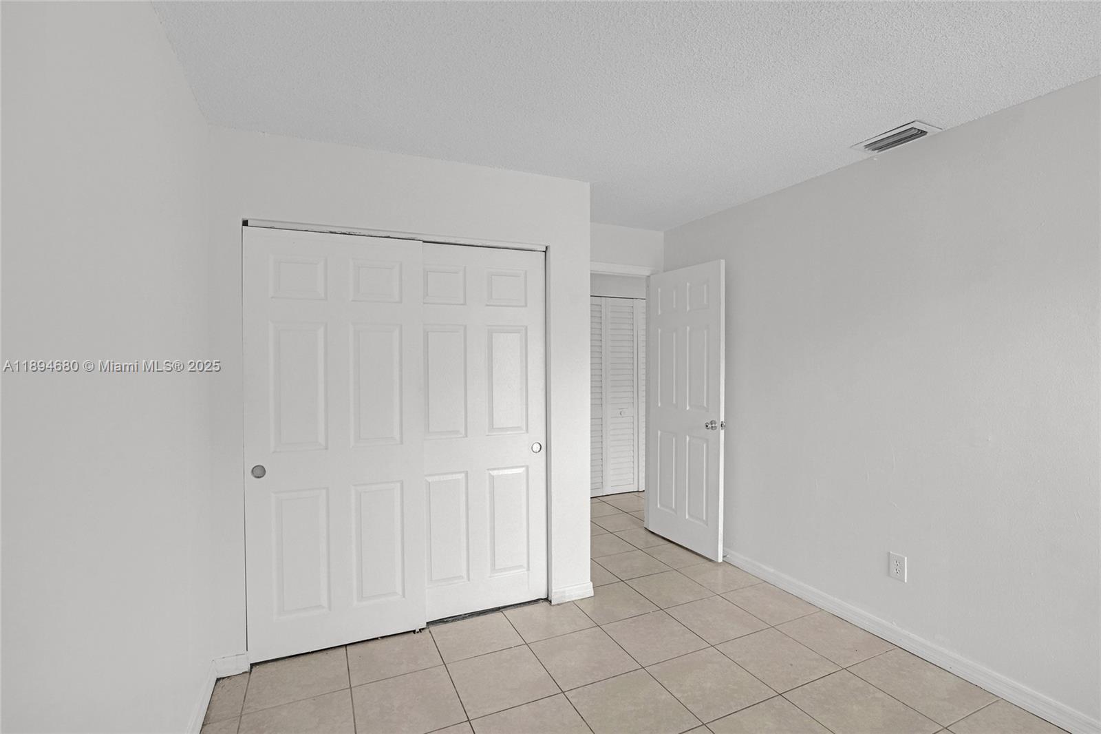VISTA TOWNHOUSE SEC B - Residential