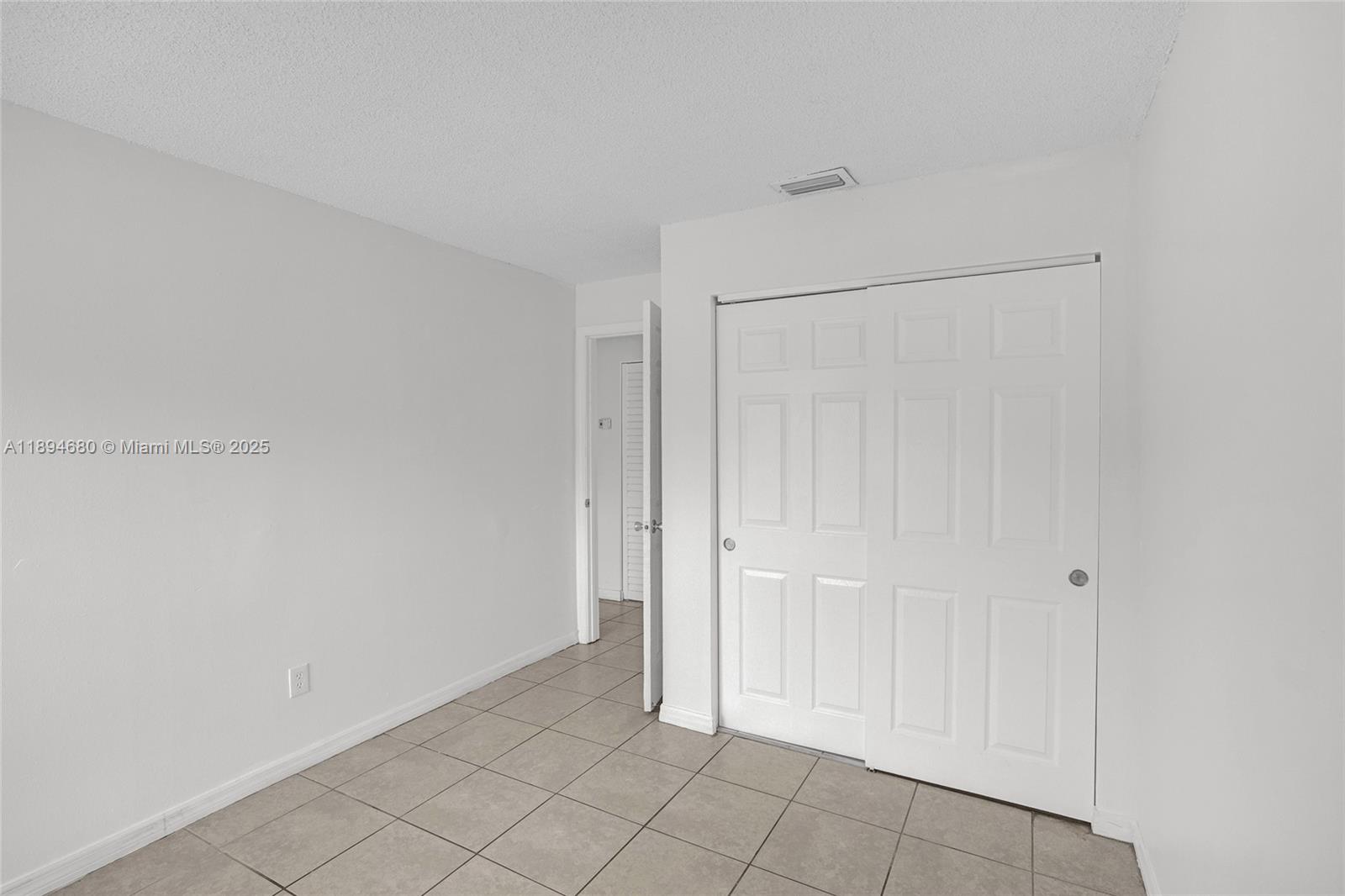 VISTA TOWNHOUSE SEC B - Residential