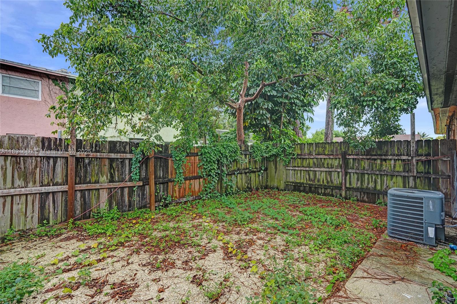 VISTA TOWNHOUSE SEC B - Residential