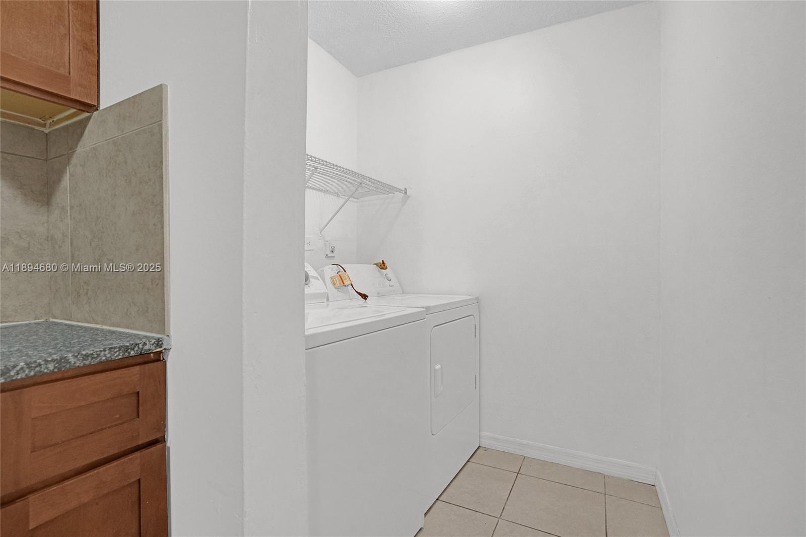 VISTA TOWNHOUSE SEC B - Residential