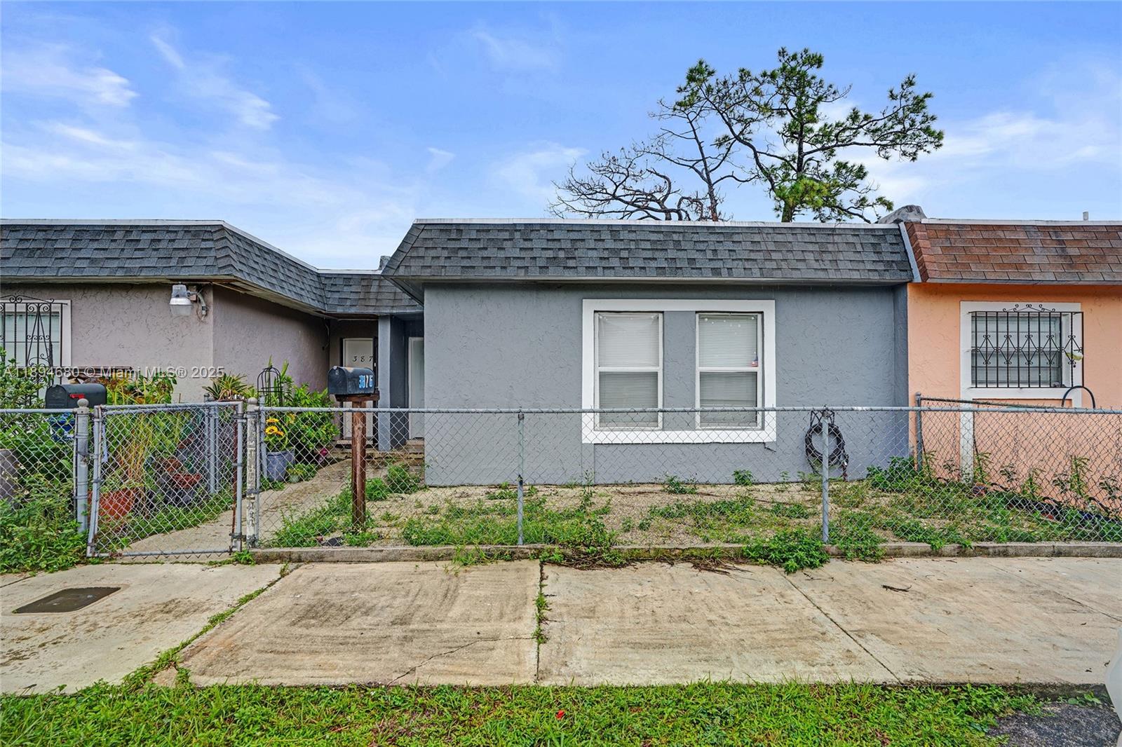VISTA TOWNHOUSE SEC B - Residential