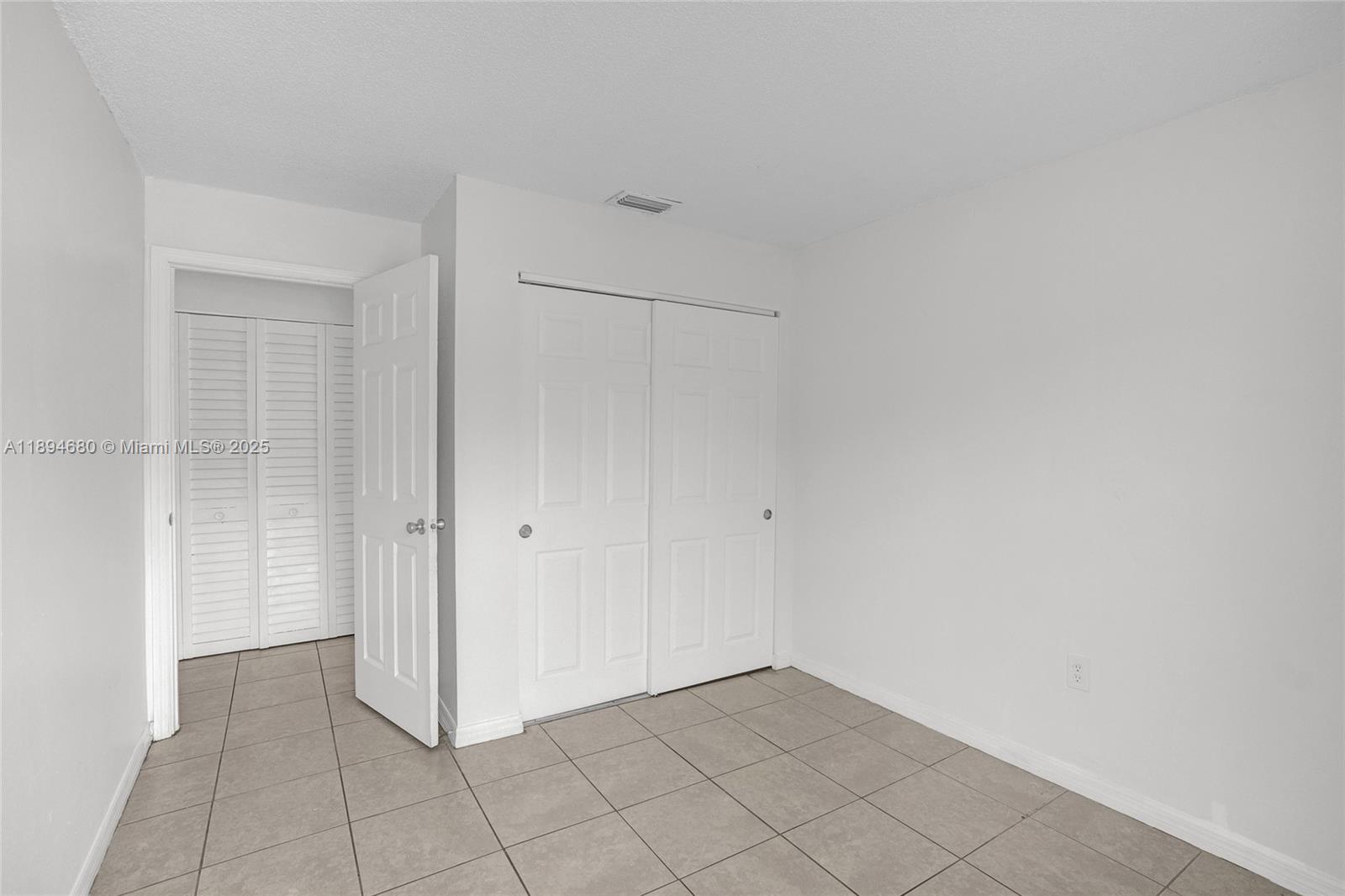 VISTA TOWNHOUSE SEC B - Residential