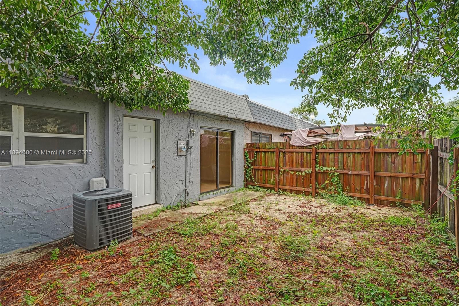 VISTA TOWNHOUSE SEC B - Residential