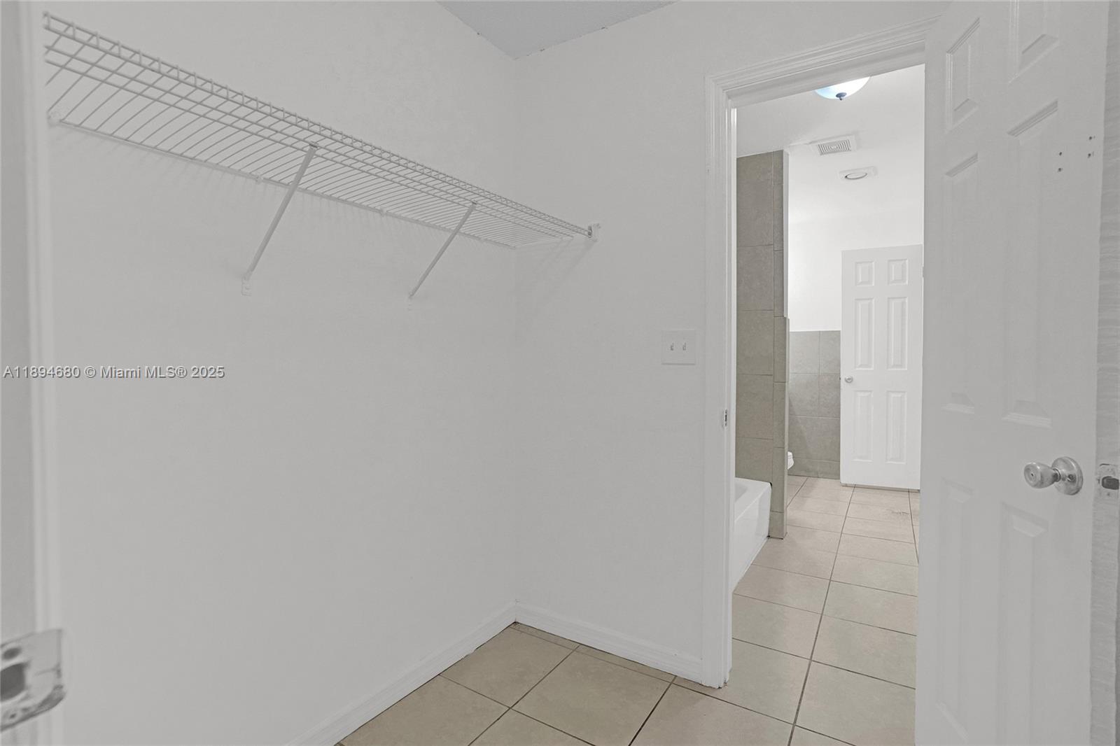 VISTA TOWNHOUSE SEC B - Residential