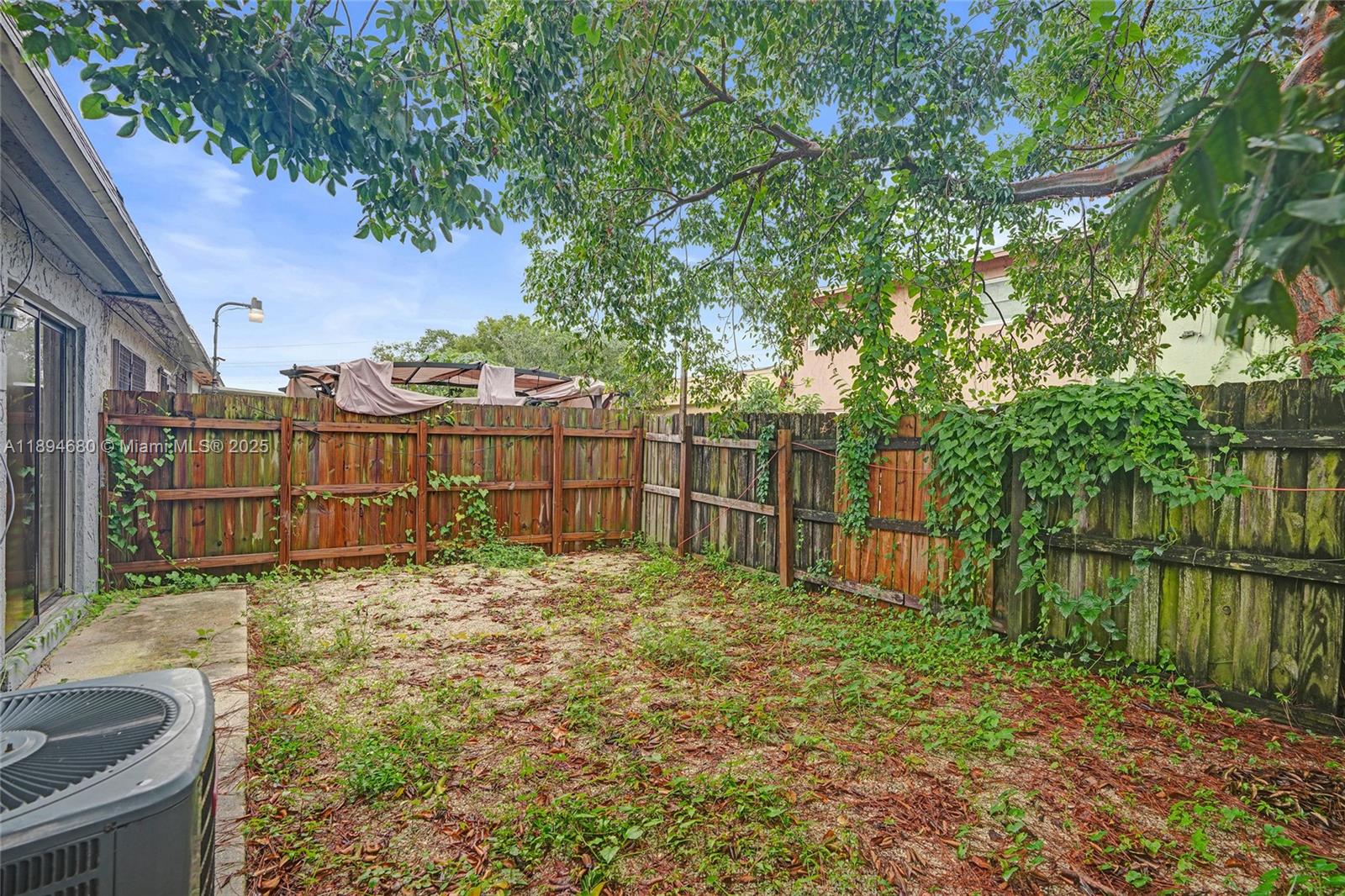 VISTA TOWNHOUSE SEC B - Residential