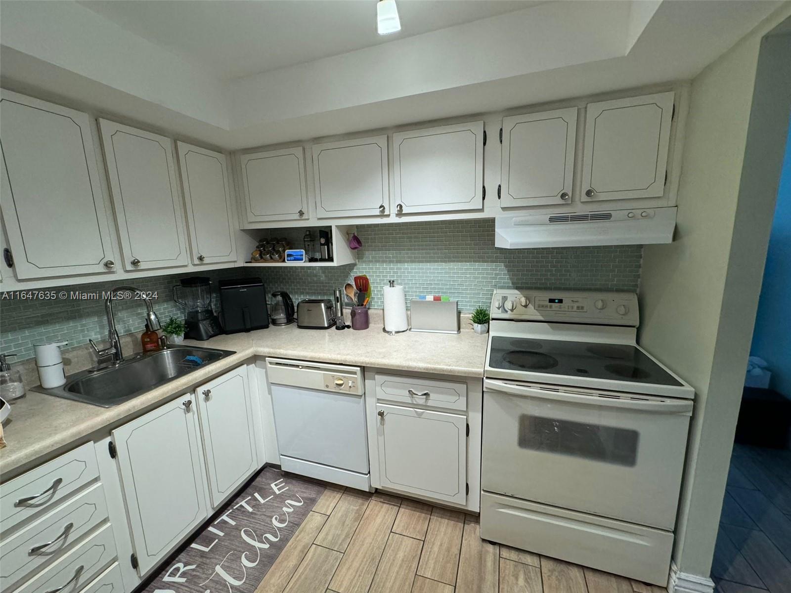480 Executive Center Dr 3N