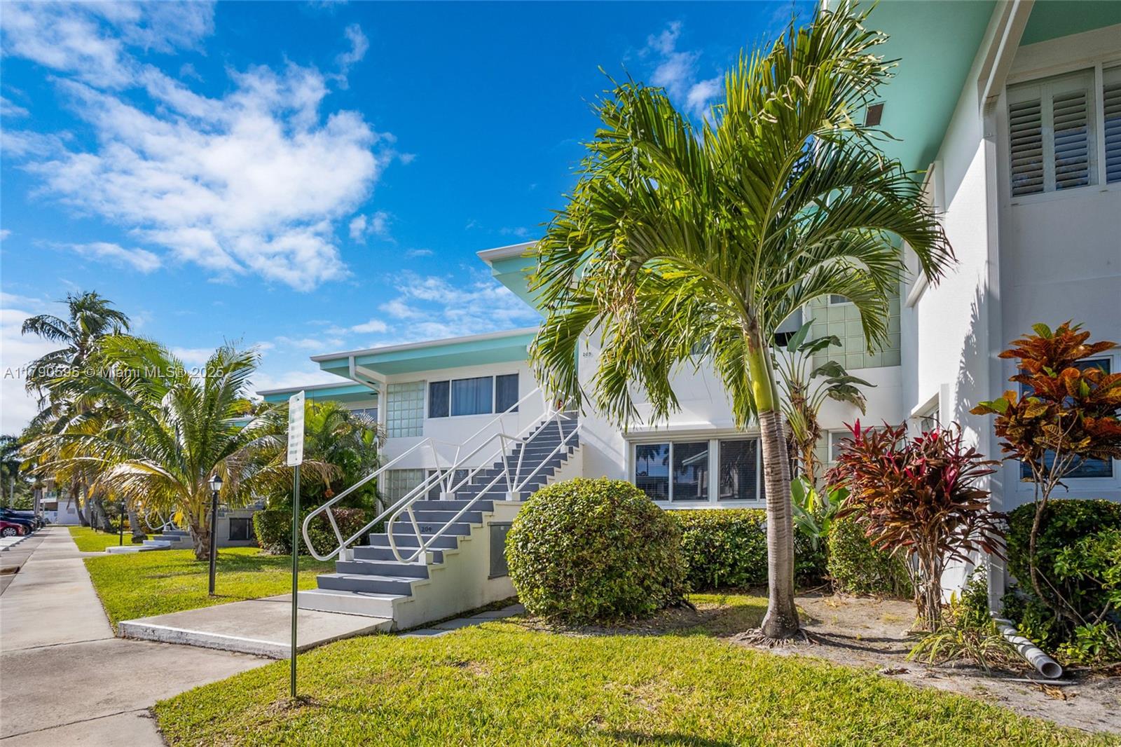 Rental Property at 180 Isle Of Venice Dr 105, Fort Lauderdale, Broward County, Florida - Bedrooms: 1 
Bathrooms: 1  - $2,400 MO.