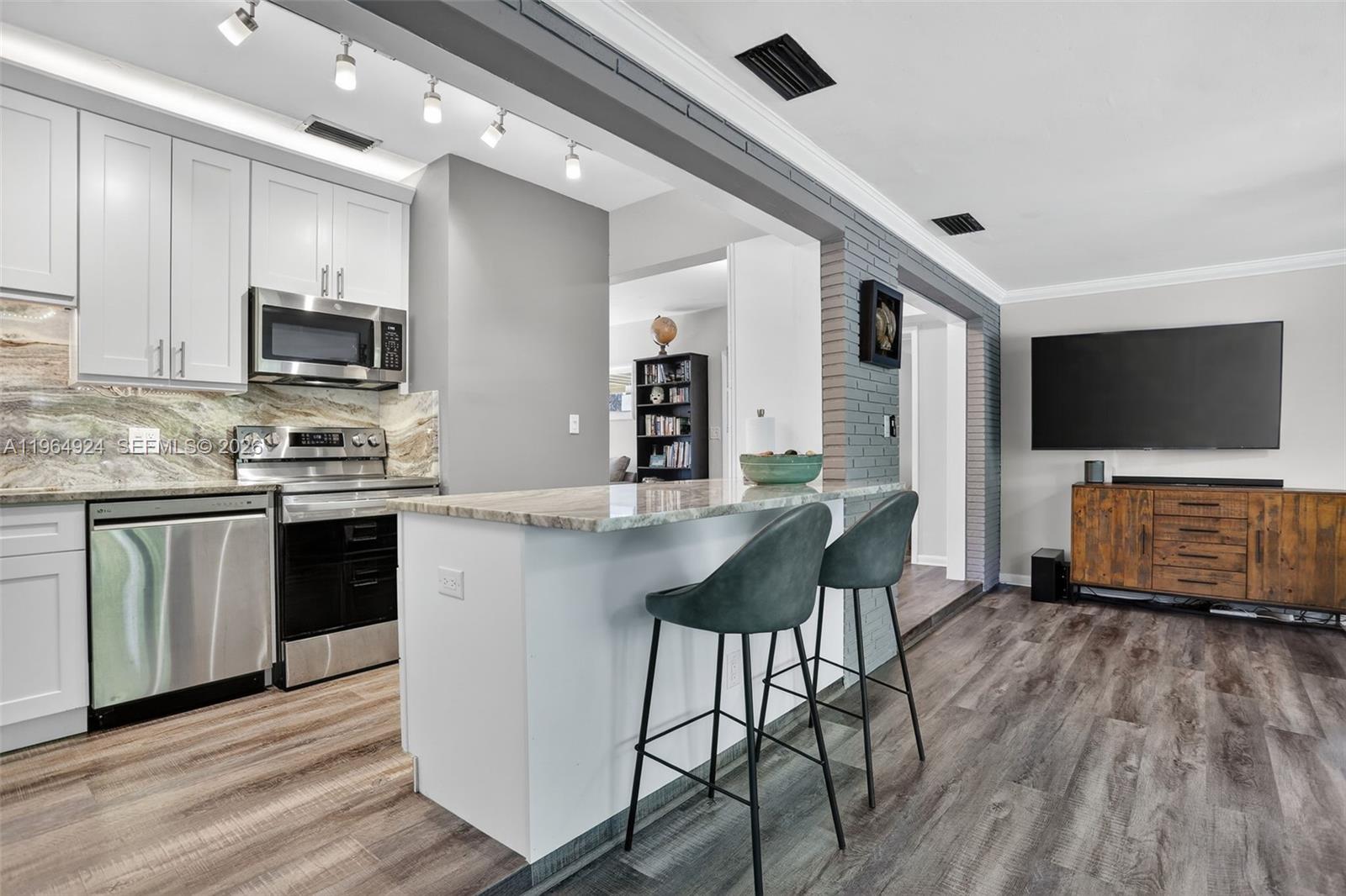 WILTON ESTATES RESUB - Residential