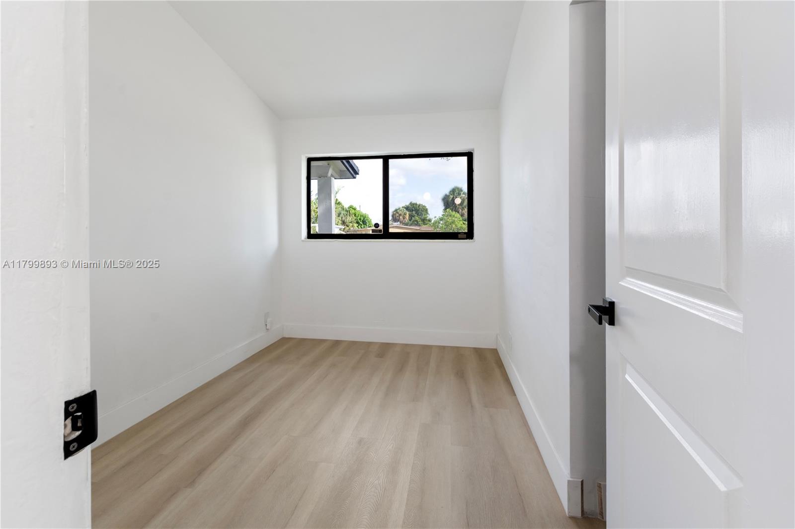 LAUDERDALE MANORS AMEN RE - Residential