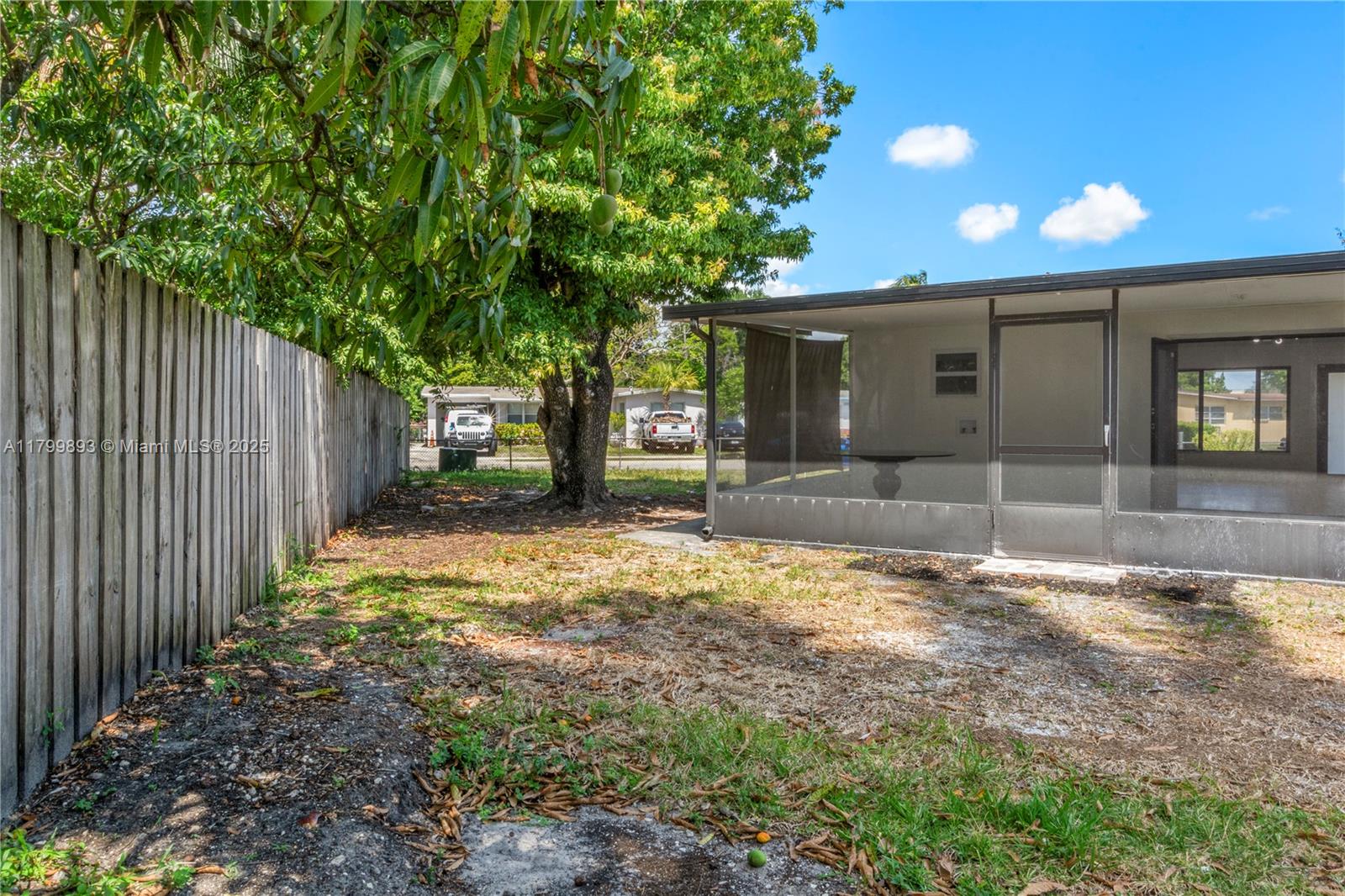 LAUDERDALE MANORS AMEN RE - Residential