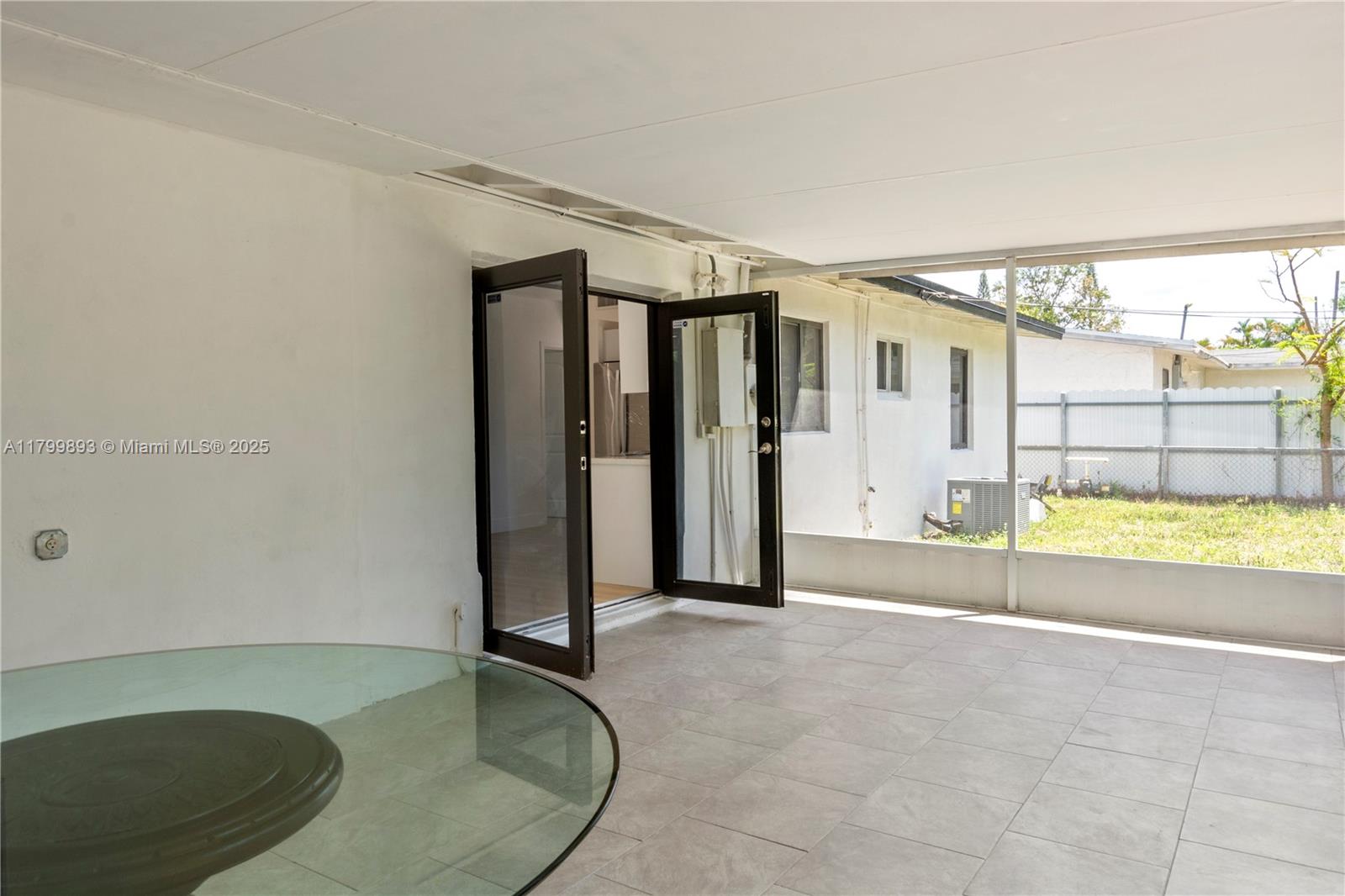 LAUDERDALE MANORS AMEN RE - Residential