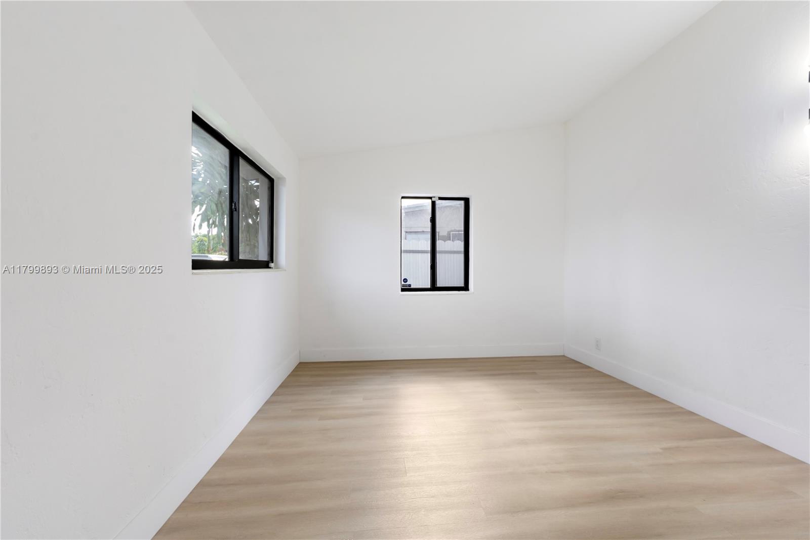 LAUDERDALE MANORS AMEN RE - Residential