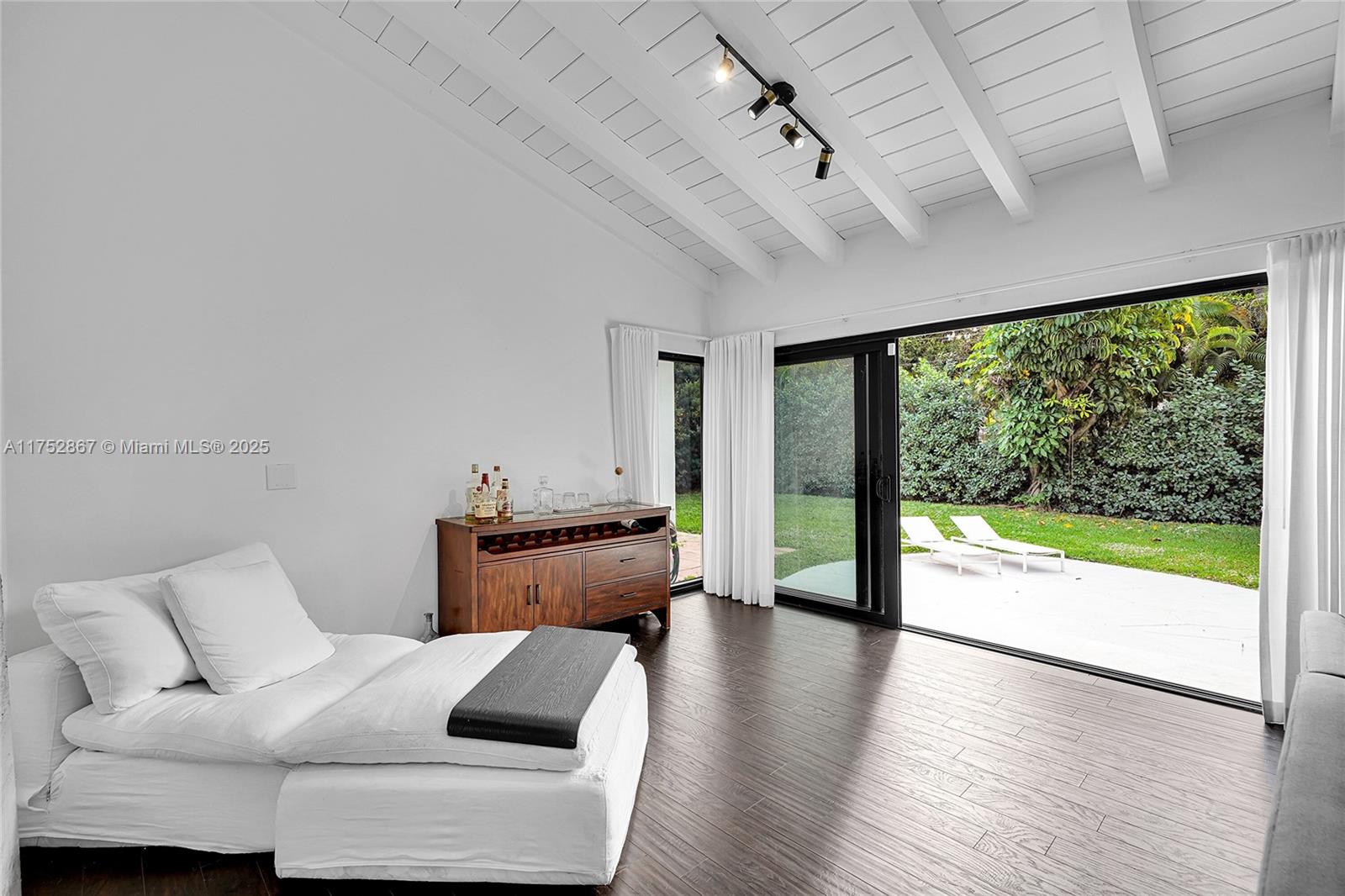 BRICKELLS FLAGLER - Residential