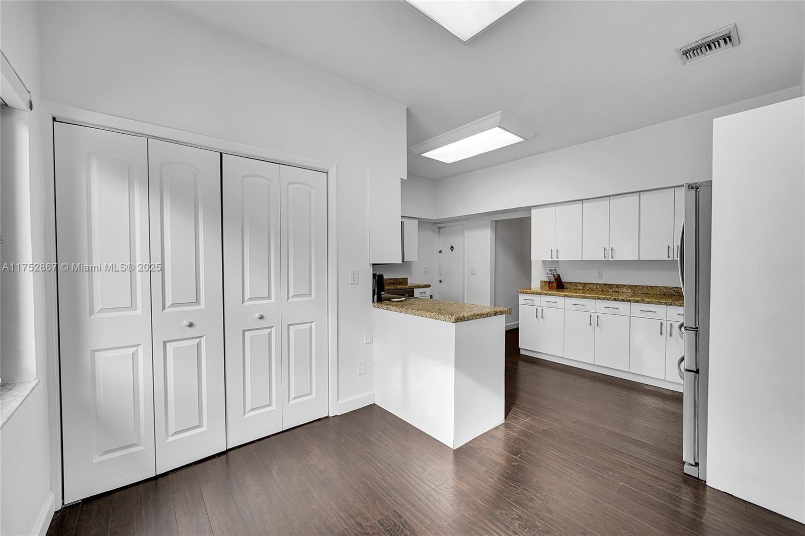 BRICKELLS FLAGLER - Residential