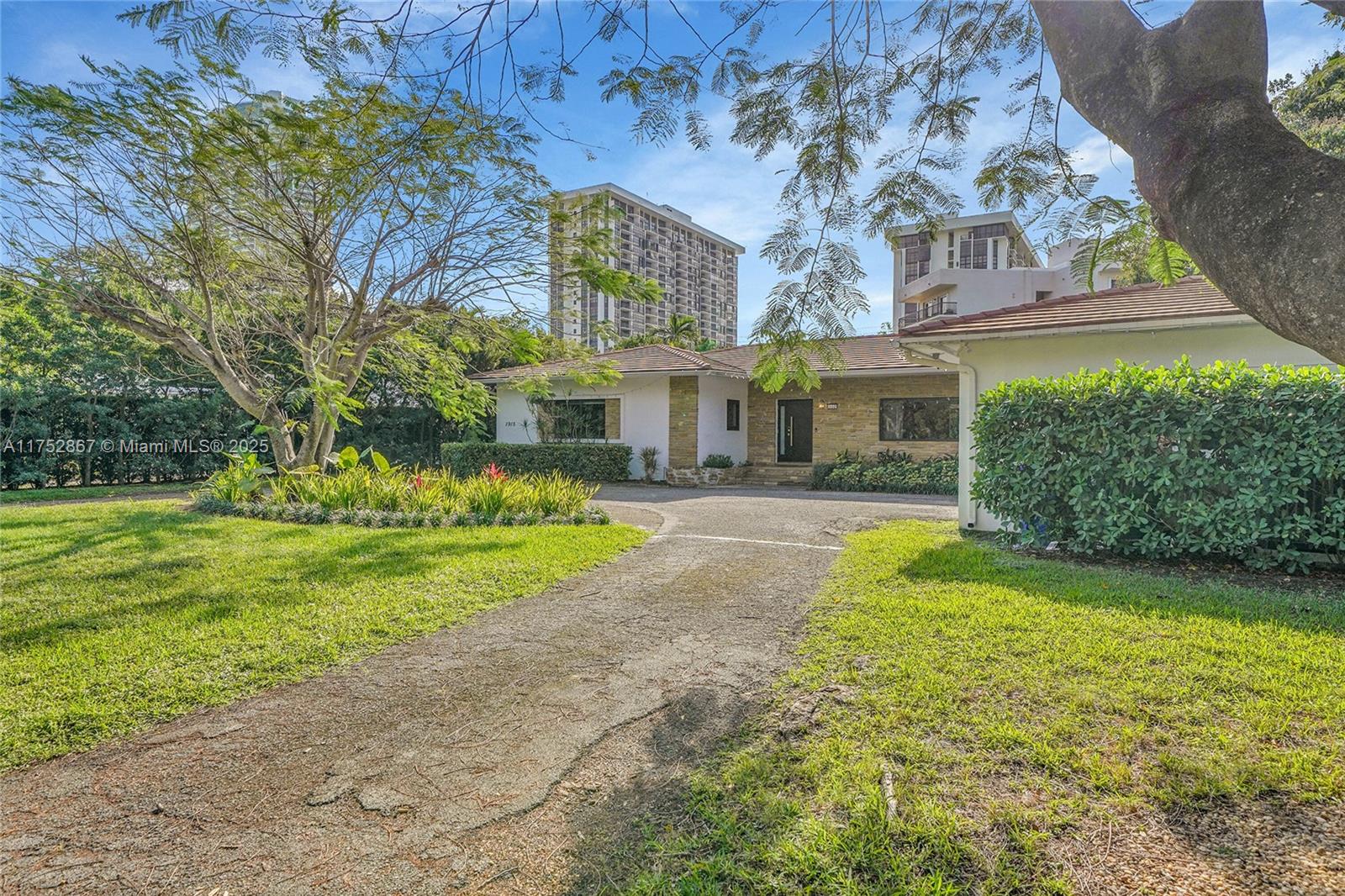 BRICKELLS FLAGLER - Residential
