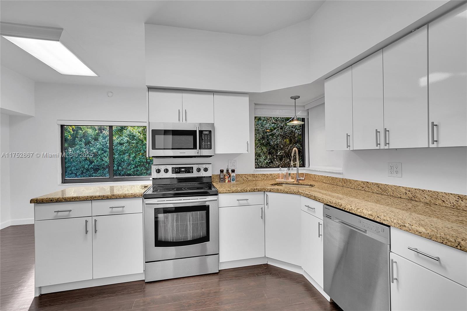 BRICKELLS FLAGLER - Residential