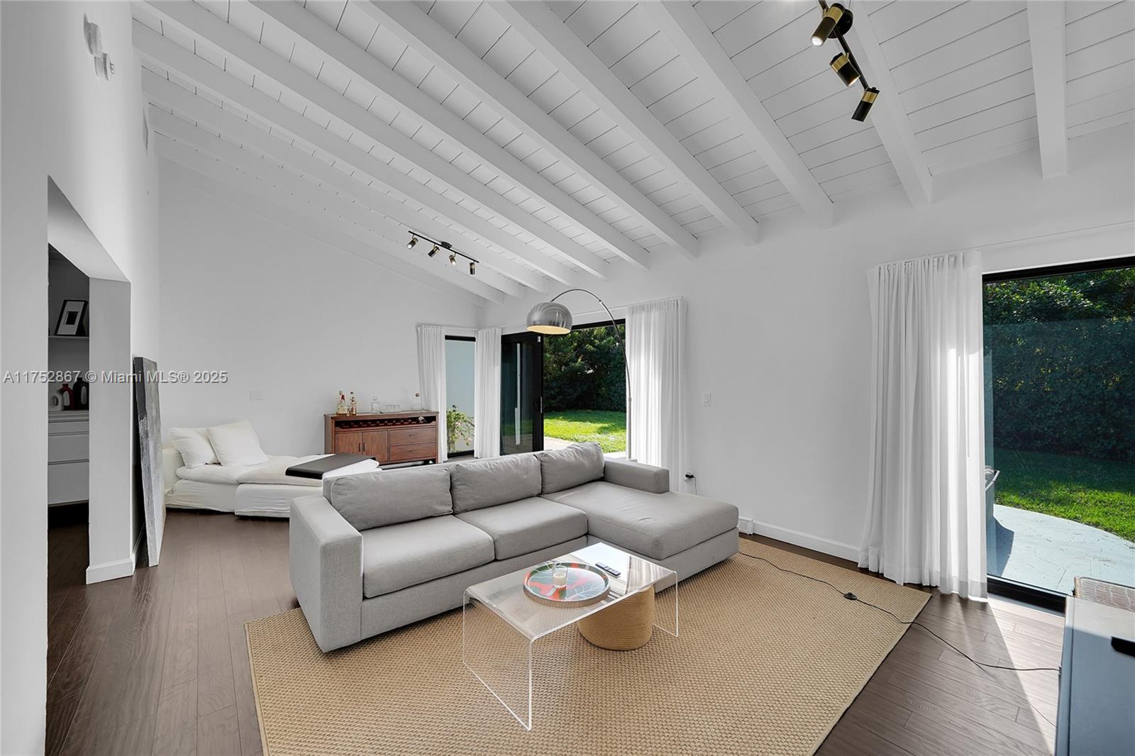BRICKELLS FLAGLER - Residential