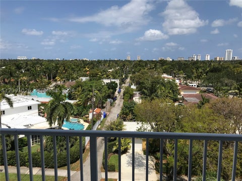 Photo of 1701 Washington St #604, Hollywood, FL 33020 (MLS # A12091026)