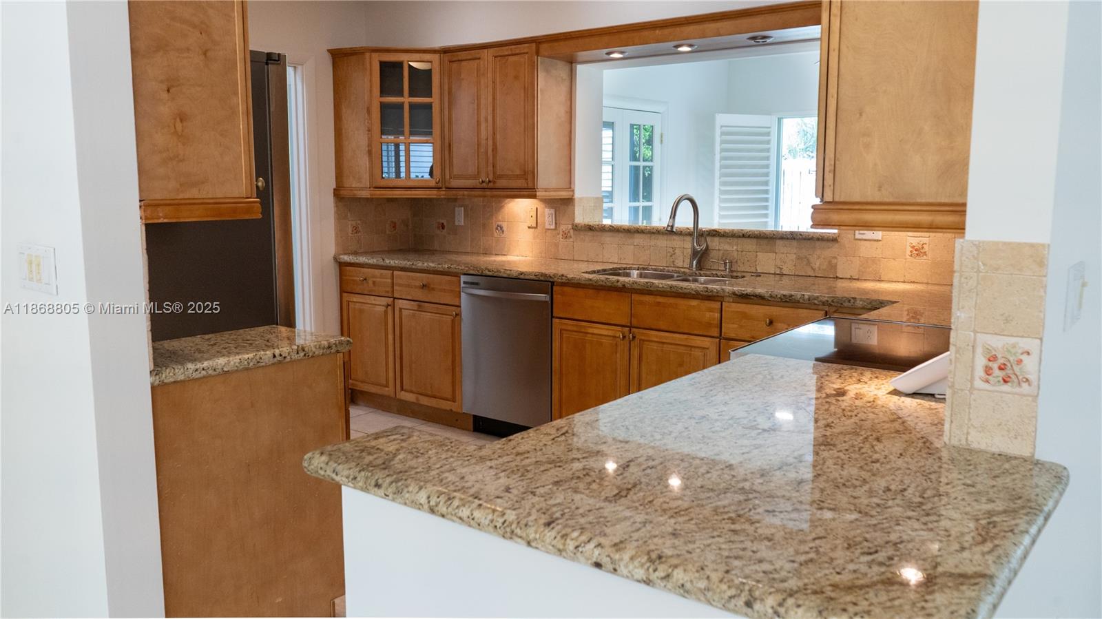 JENADA ISLE - Residential Lease