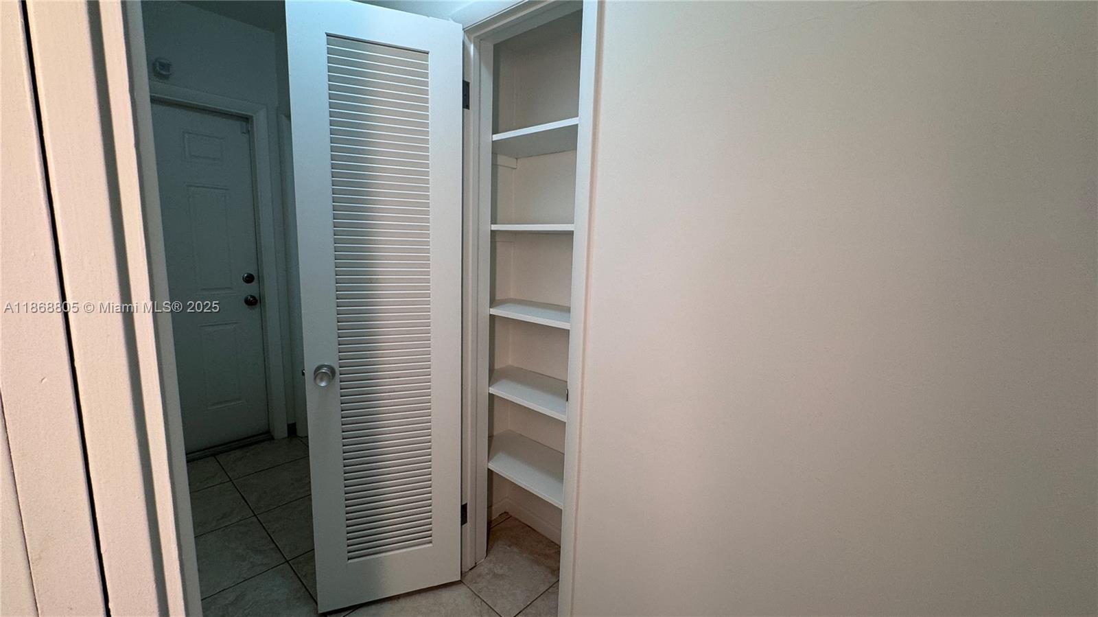 JENADA ISLE - Residential Lease