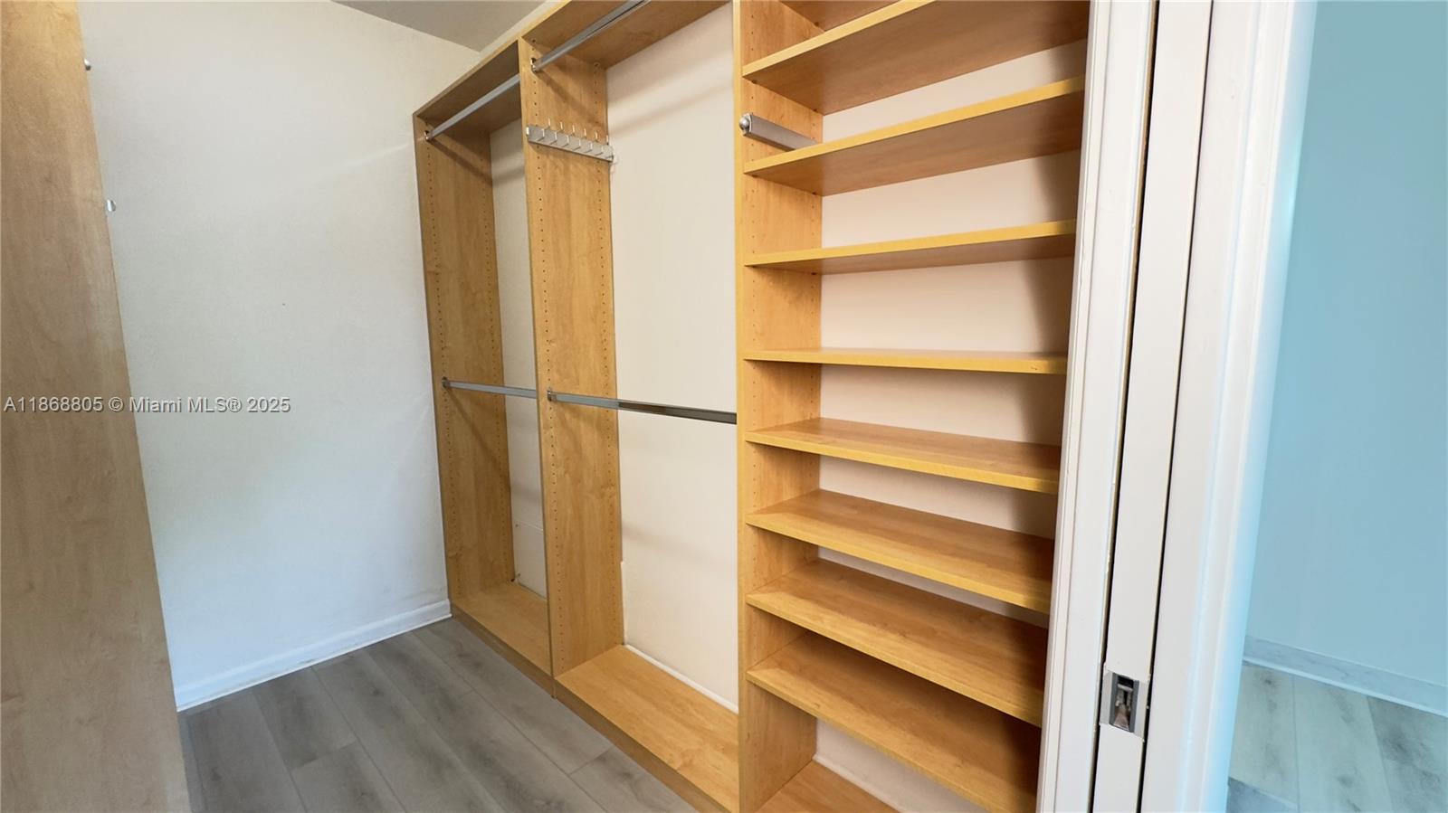 JENADA ISLE - Residential Lease